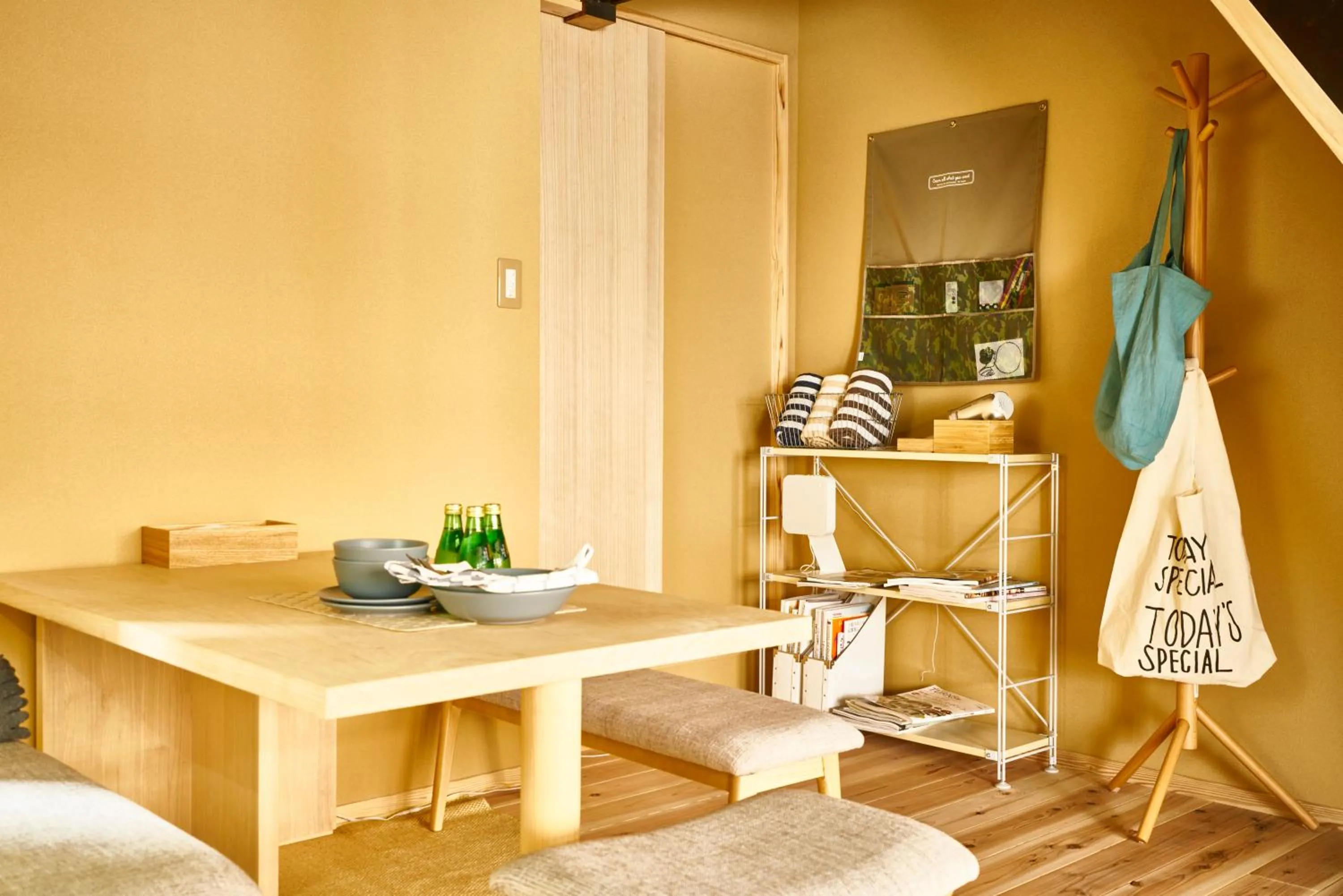 Photo of the whole room in Mibuan