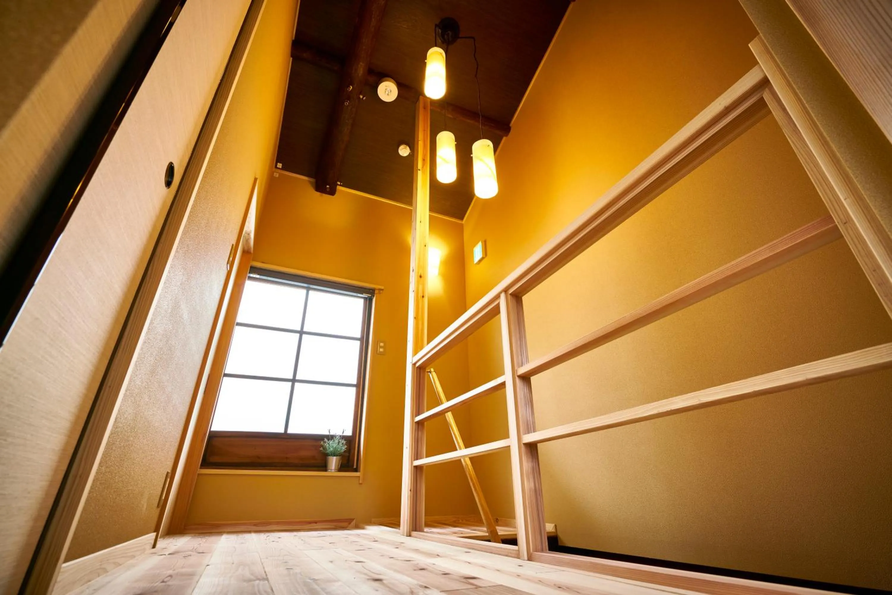 Photo of the whole room in Mibuan