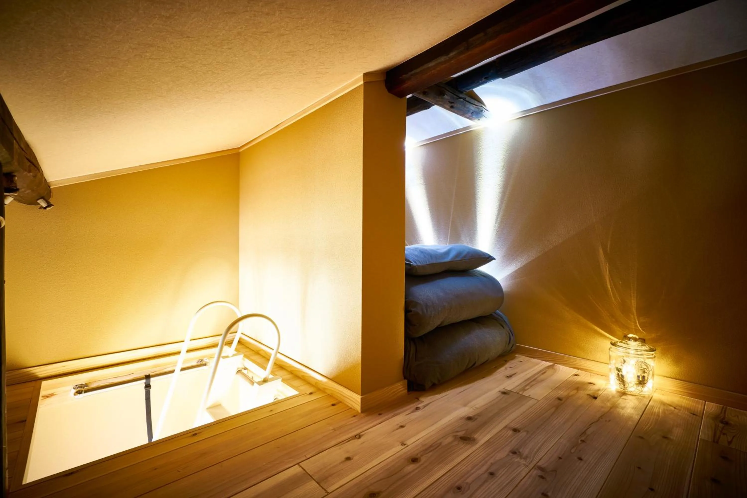 Photo of the whole room in Mibuan