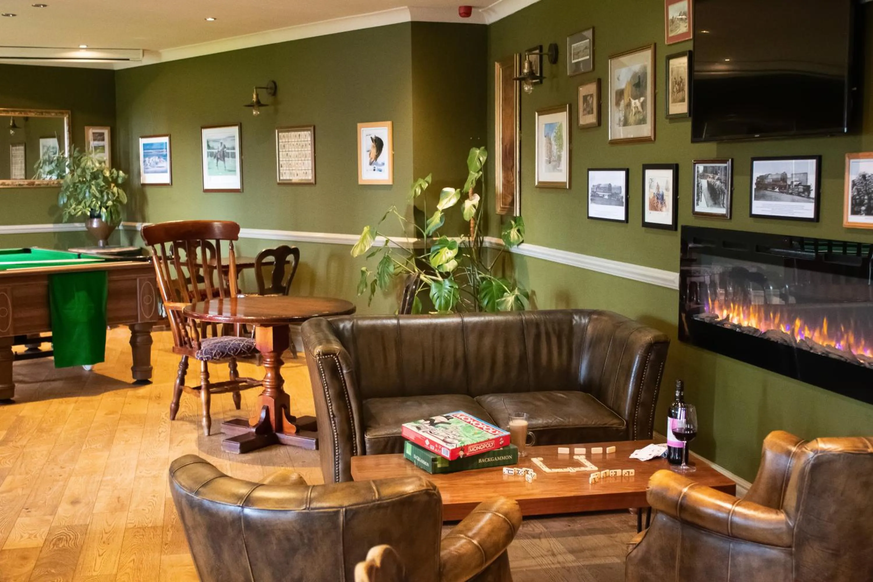 Communal lounge/ TV room in The Dog and Partridge