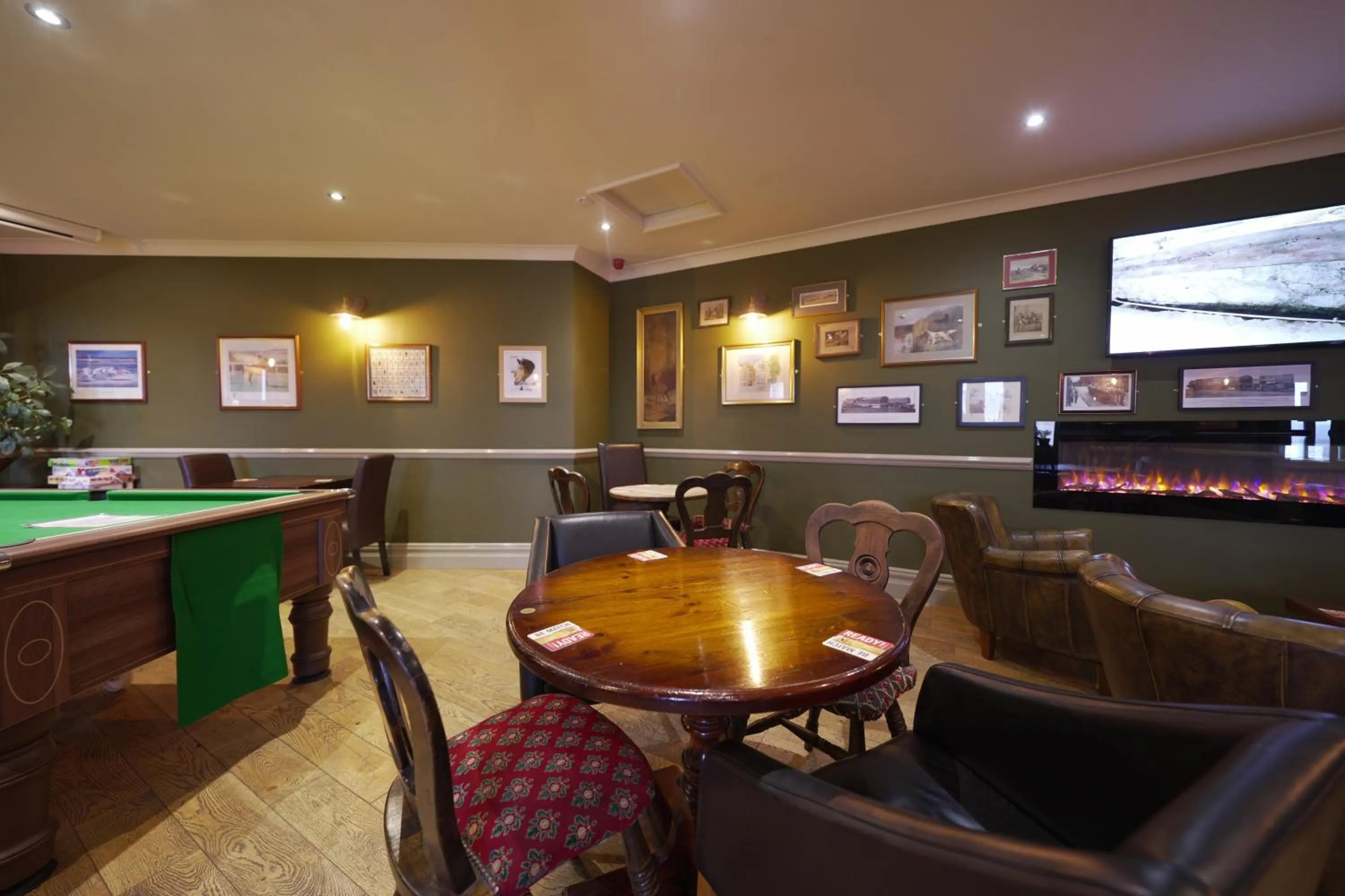 Living room in The Dog and Partridge