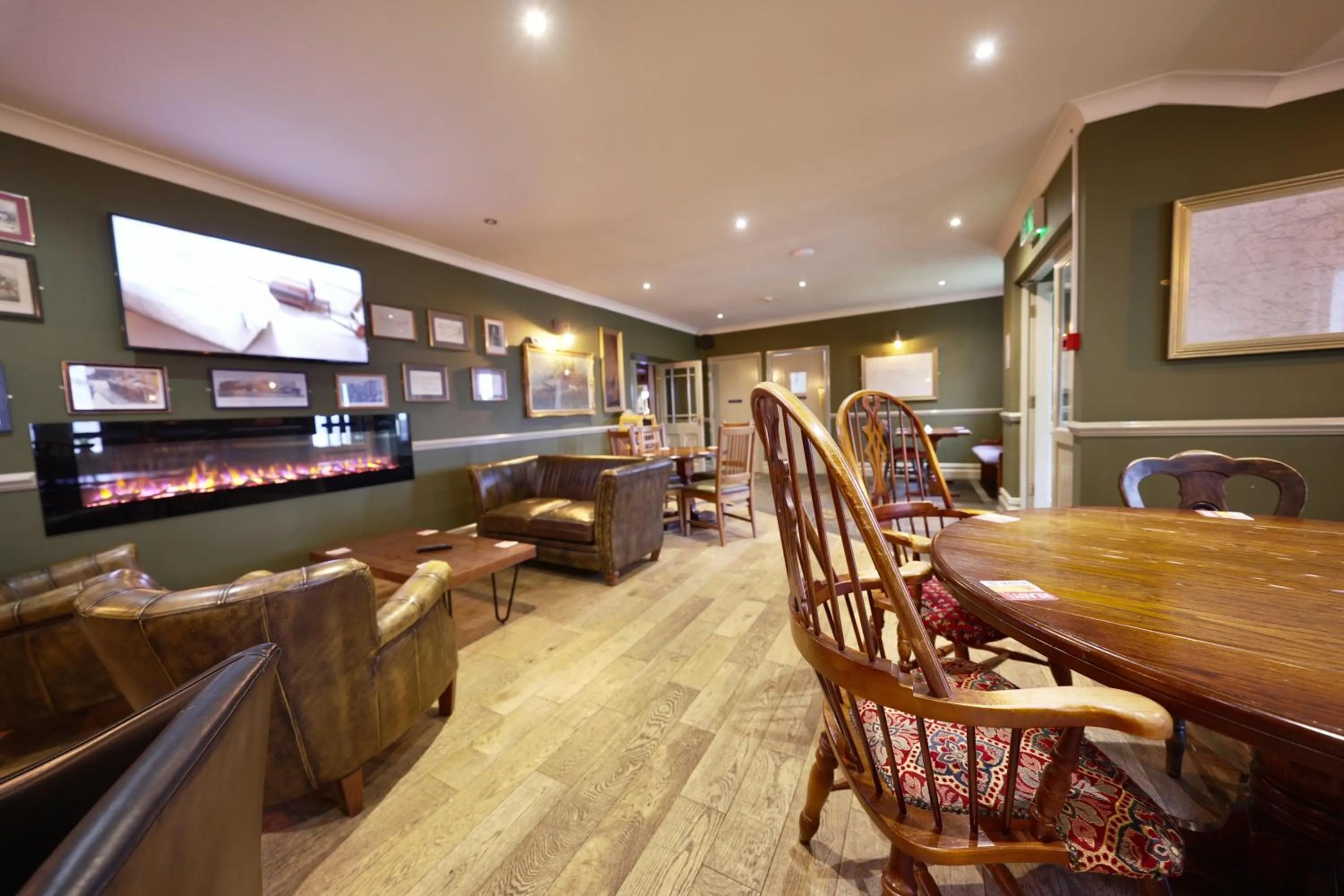 Restaurant/places to eat in The Dog and Partridge