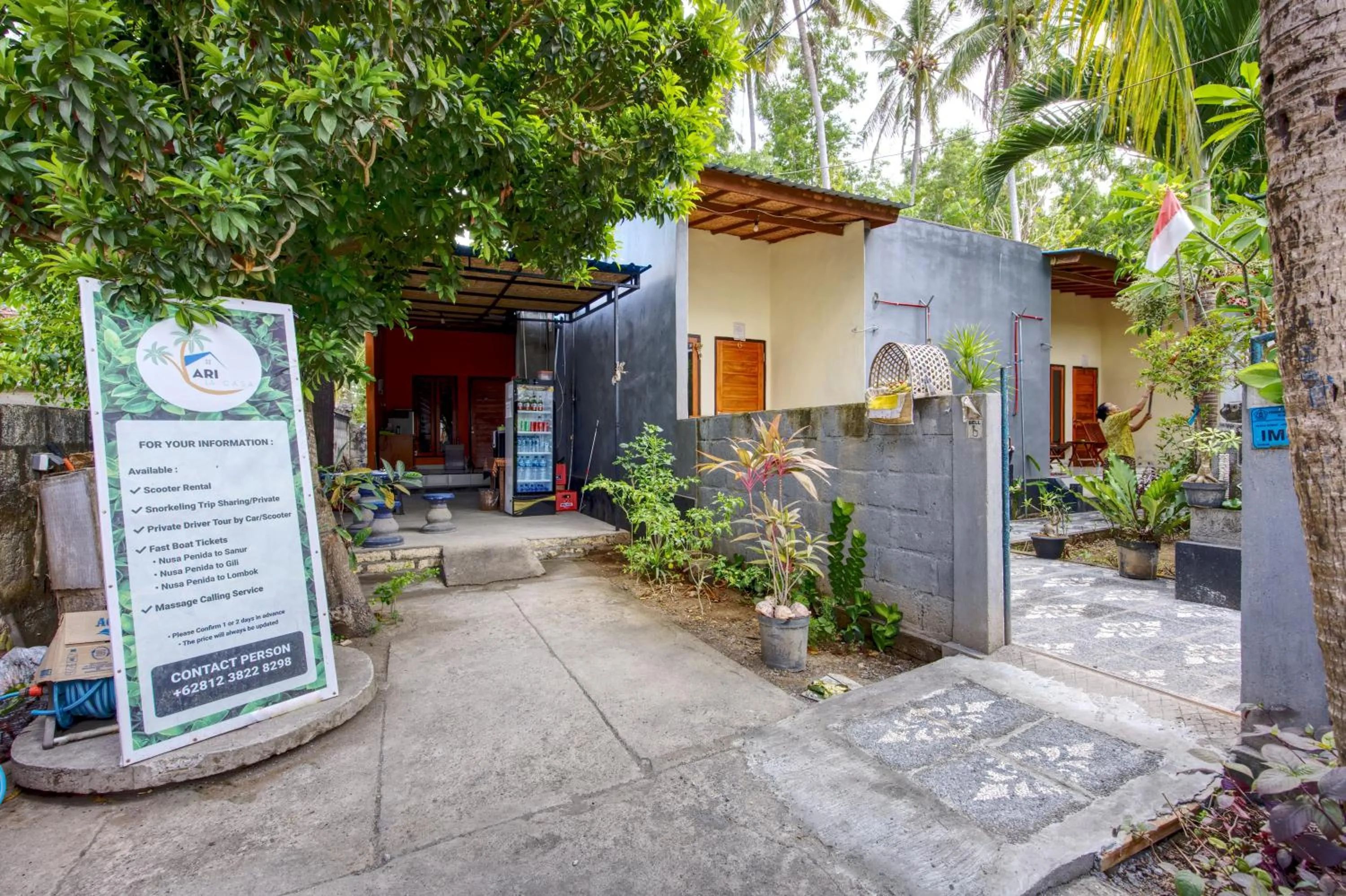 Facade/entrance in Ari La Casa