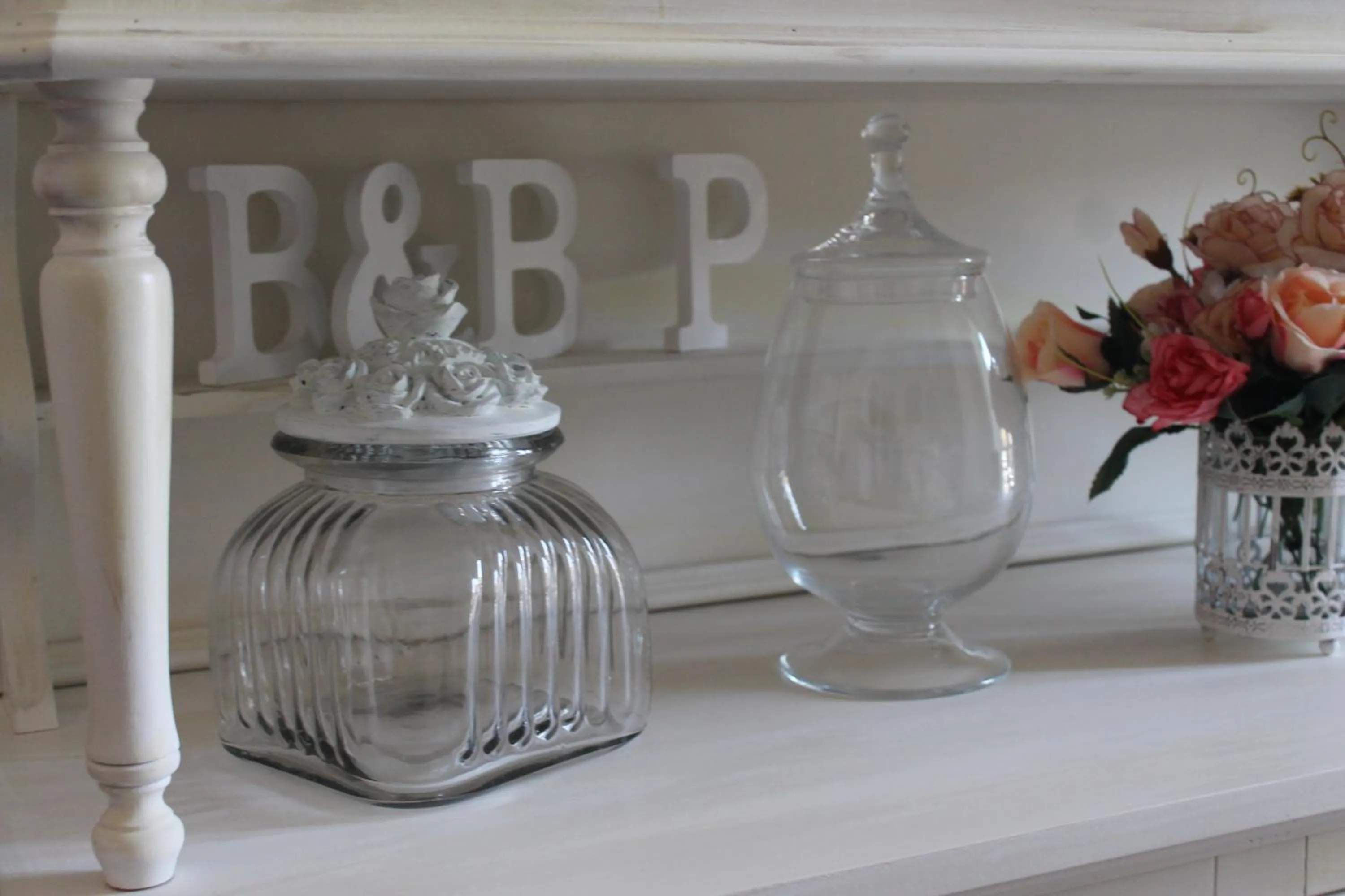 Decorative detail in B&B Paura