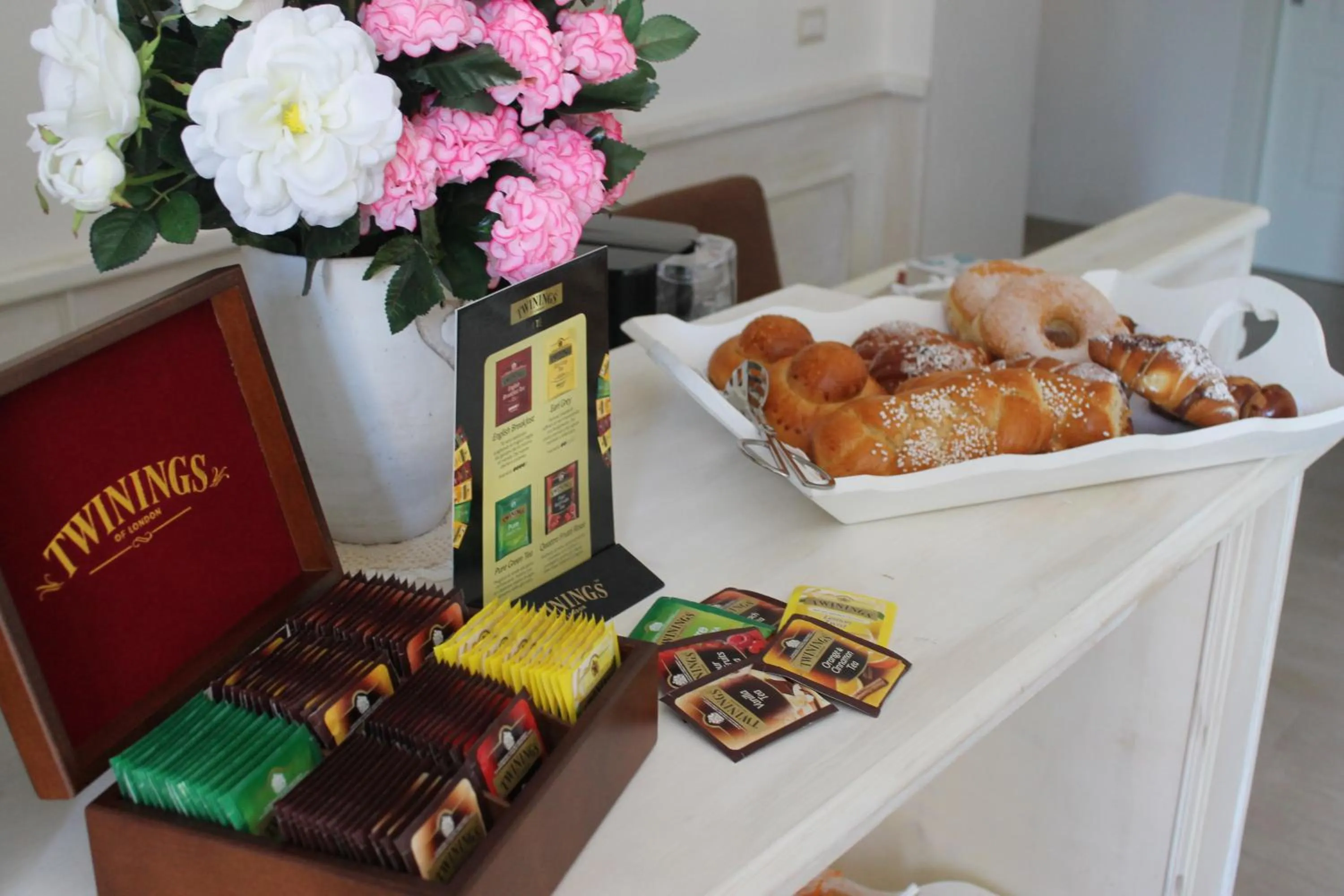 Buffet breakfast in B&B Paura