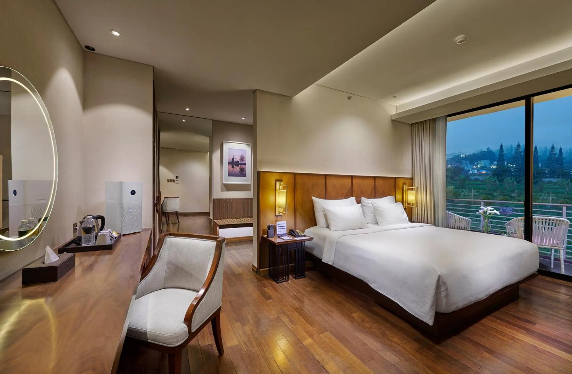 Bedroom, Bed in Golden Tulip Holland Resort Batu