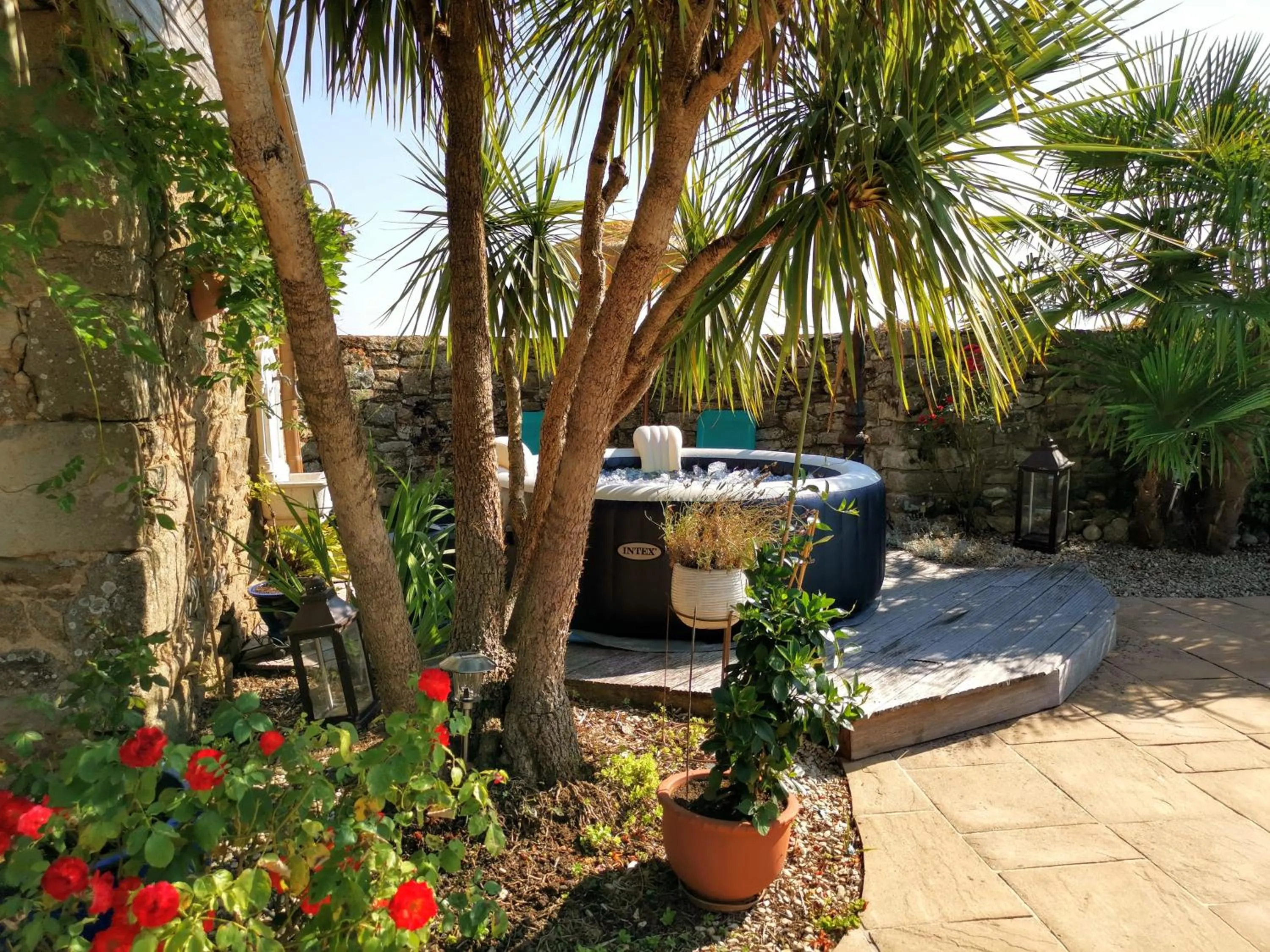 Garden in B&B Lou Mas