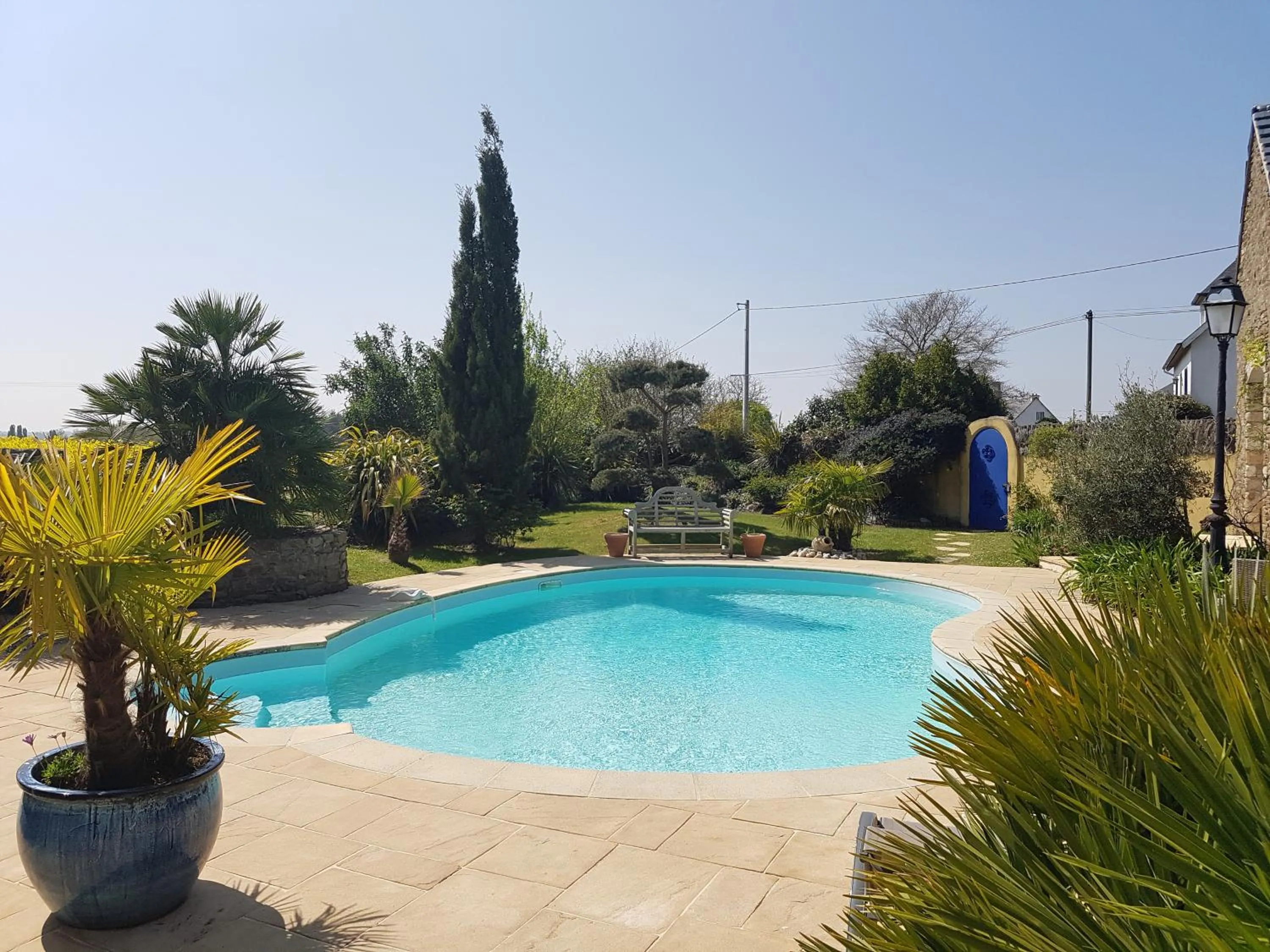 Garden in B&B Lou Mas