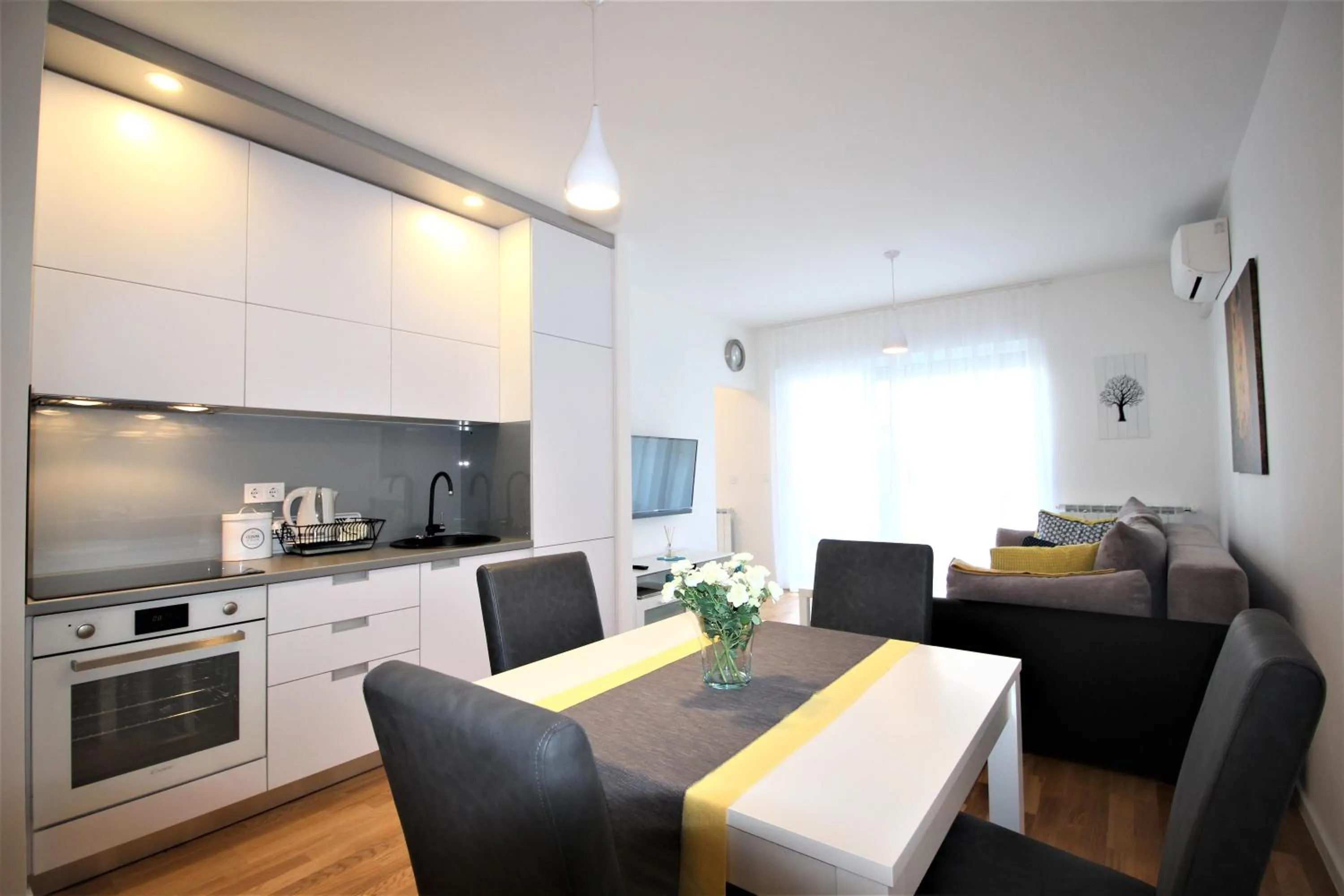 Dining area in Apartment Šola, GARAGE