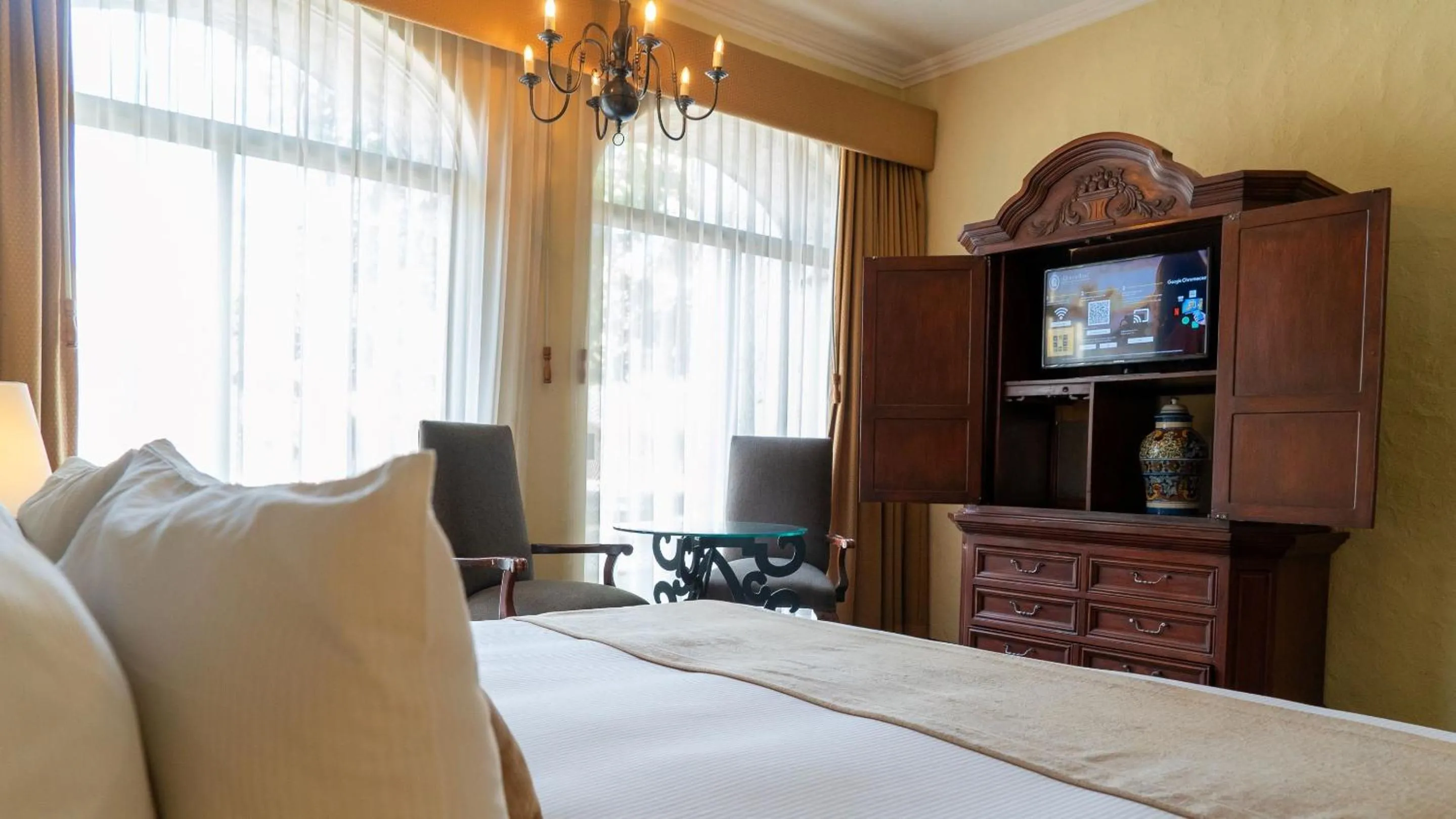 Photo of the whole room, Bed in Quinta Real Aguascalientes