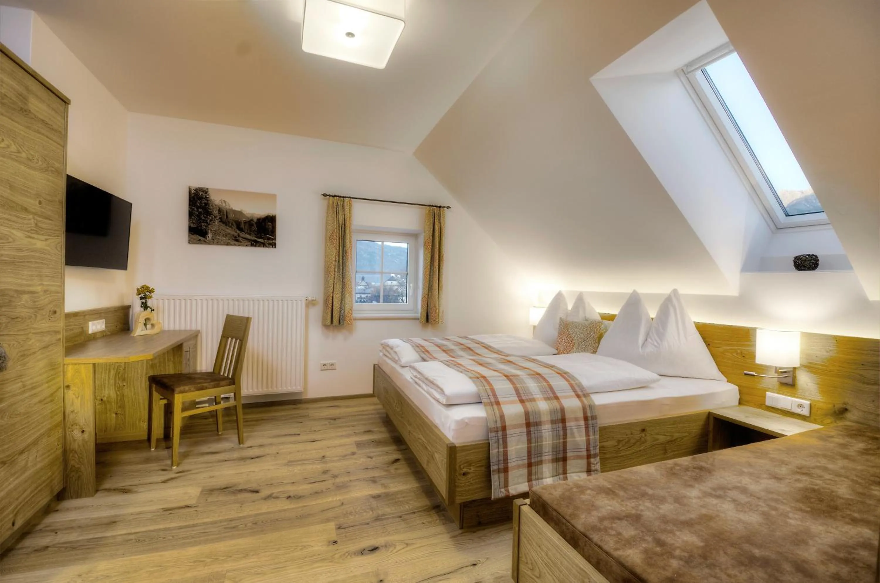 Bed in Gasthaus Brandlwirt