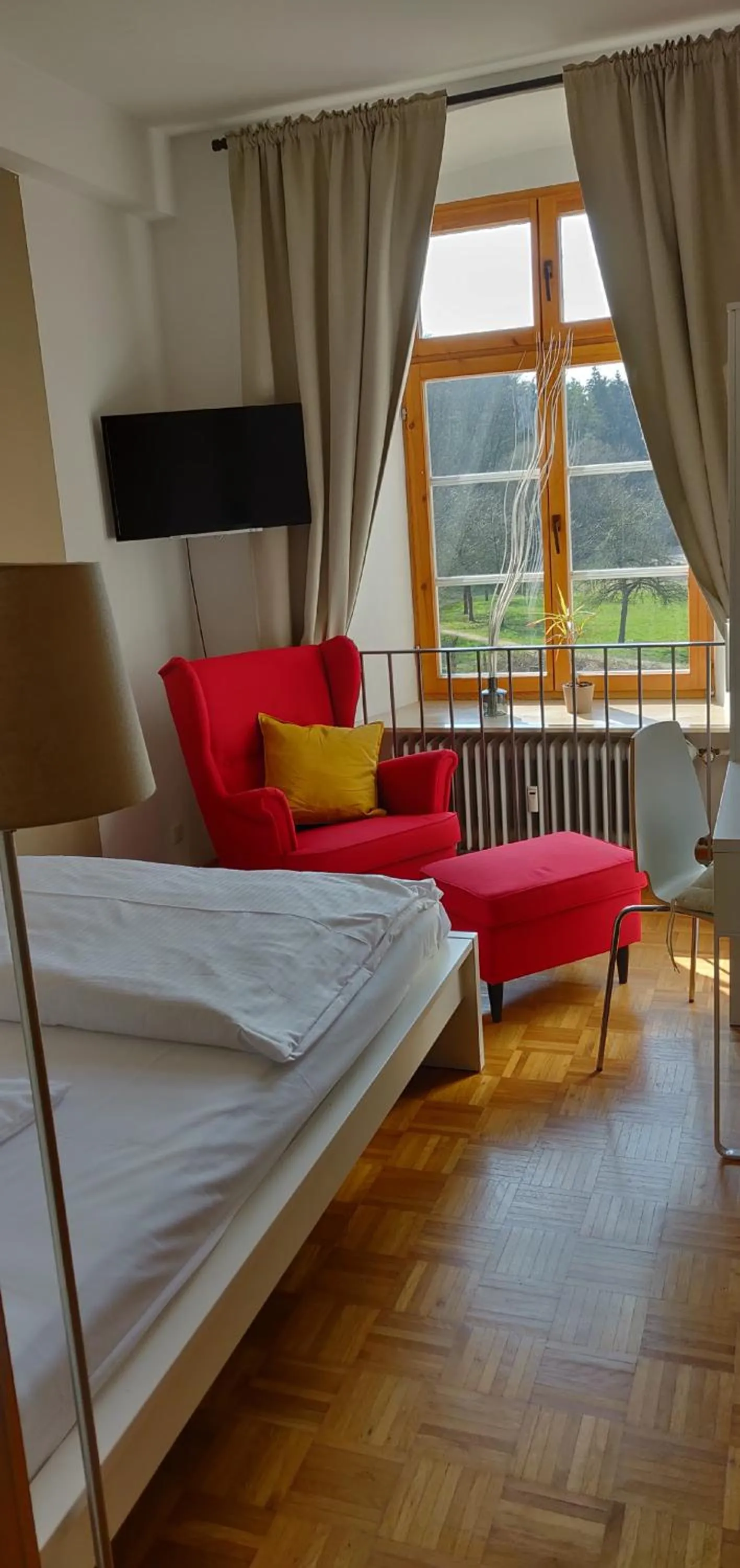 Bed in Gästehaus der Abtei Sayn