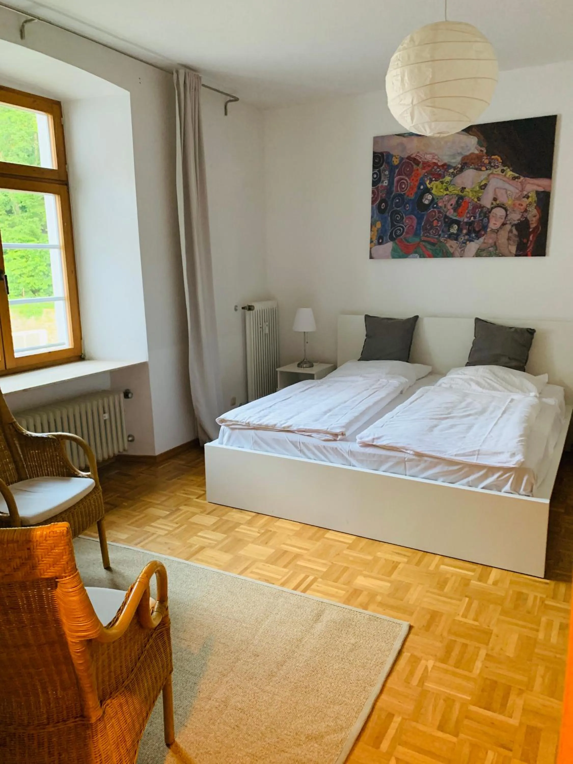 Bed in Gästehaus der Abtei Sayn