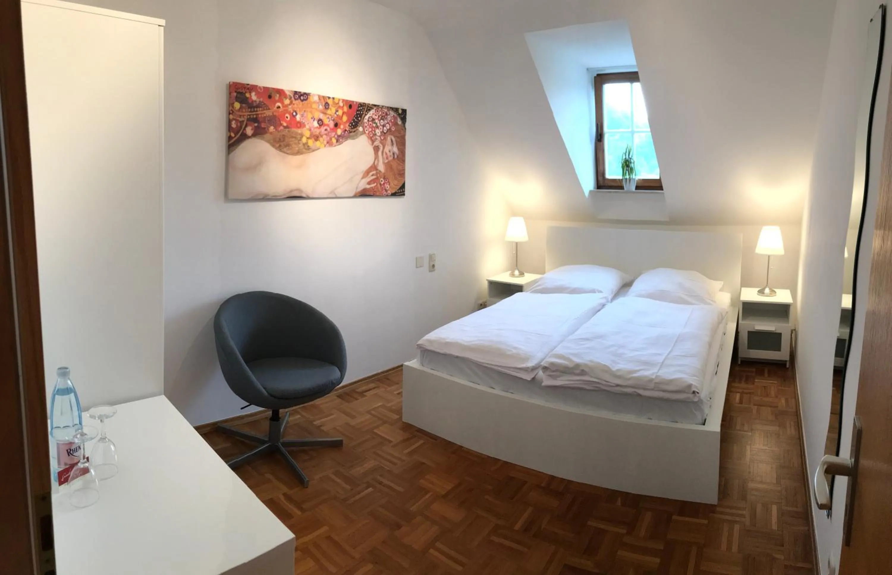 Bed in Gästehaus der Abtei Sayn