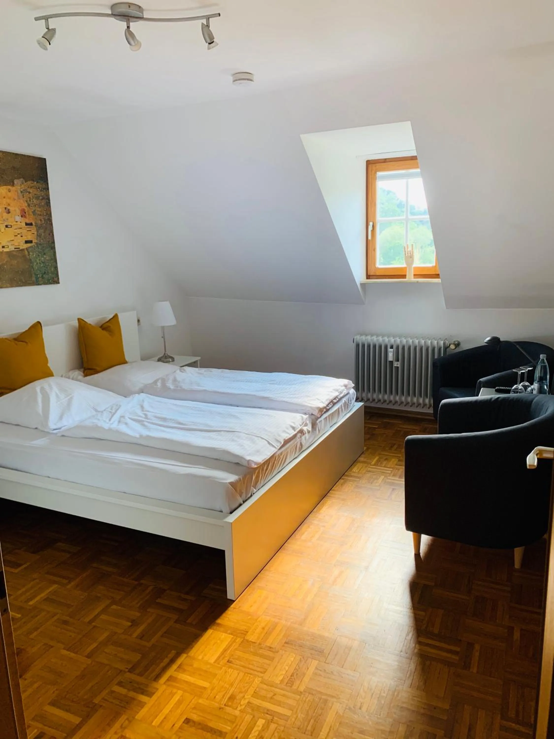 Bed in Gästehaus der Abtei Sayn