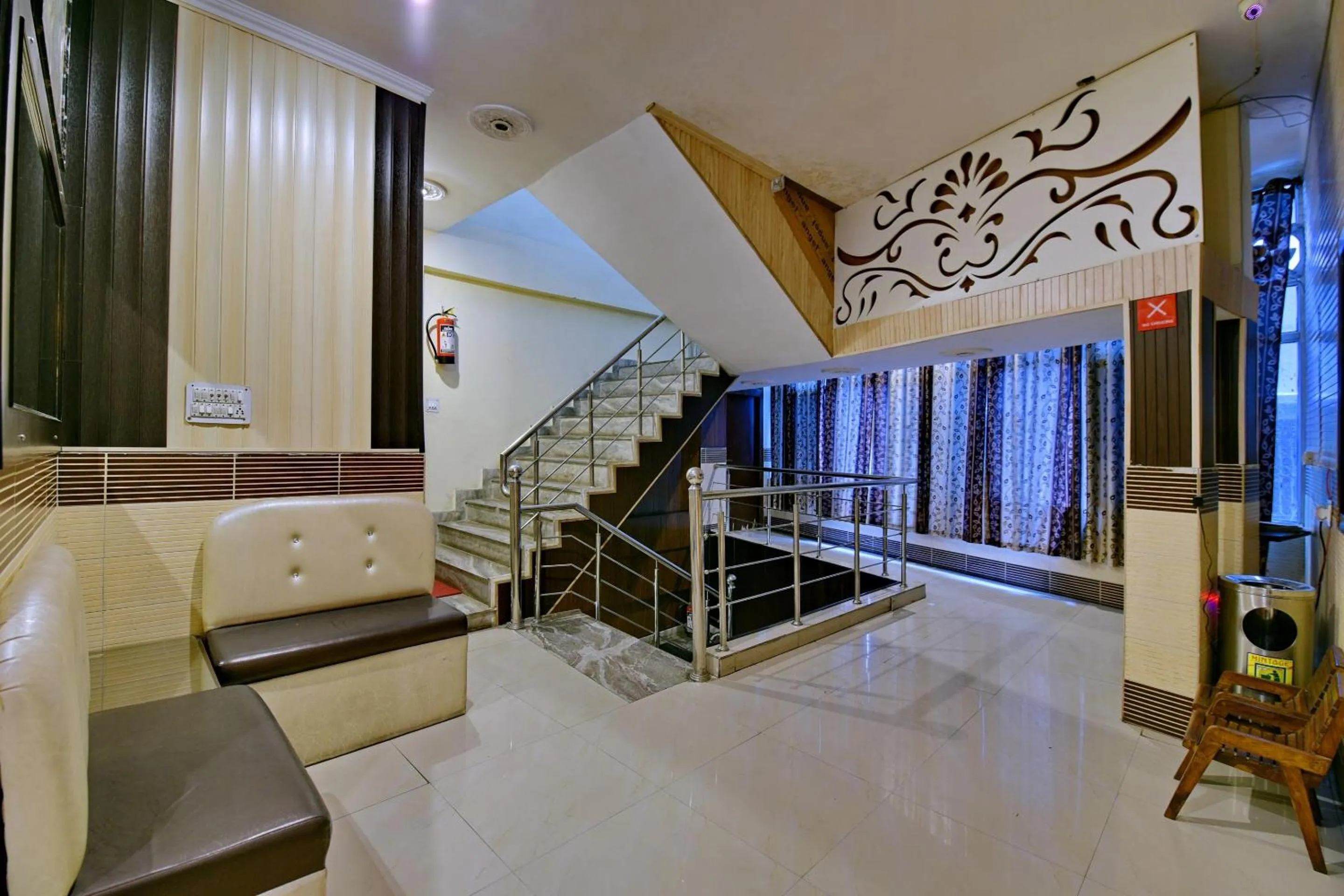 Lobby or reception in Hotel O Mehfil Hotel