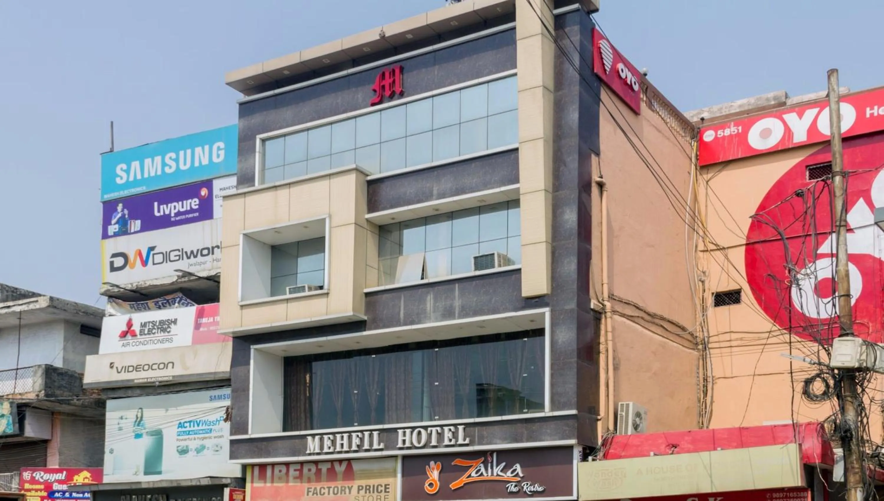 Facade/entrance in Hotel O Mehfil Hotel