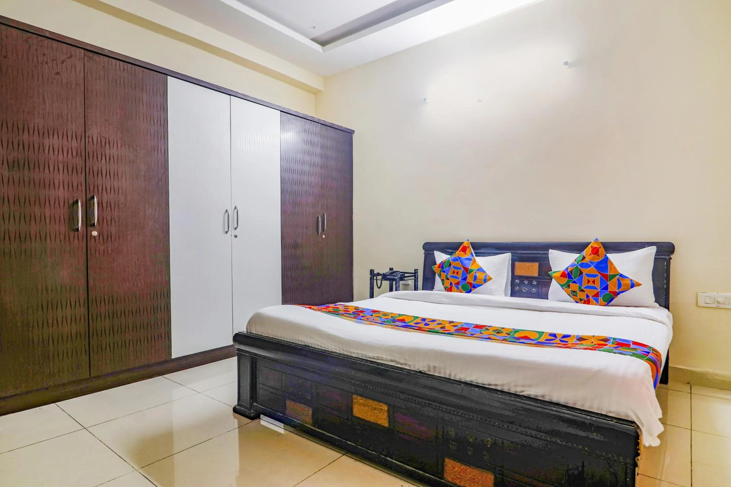 Bed in Via Direct Checkin - Nr Hitech City