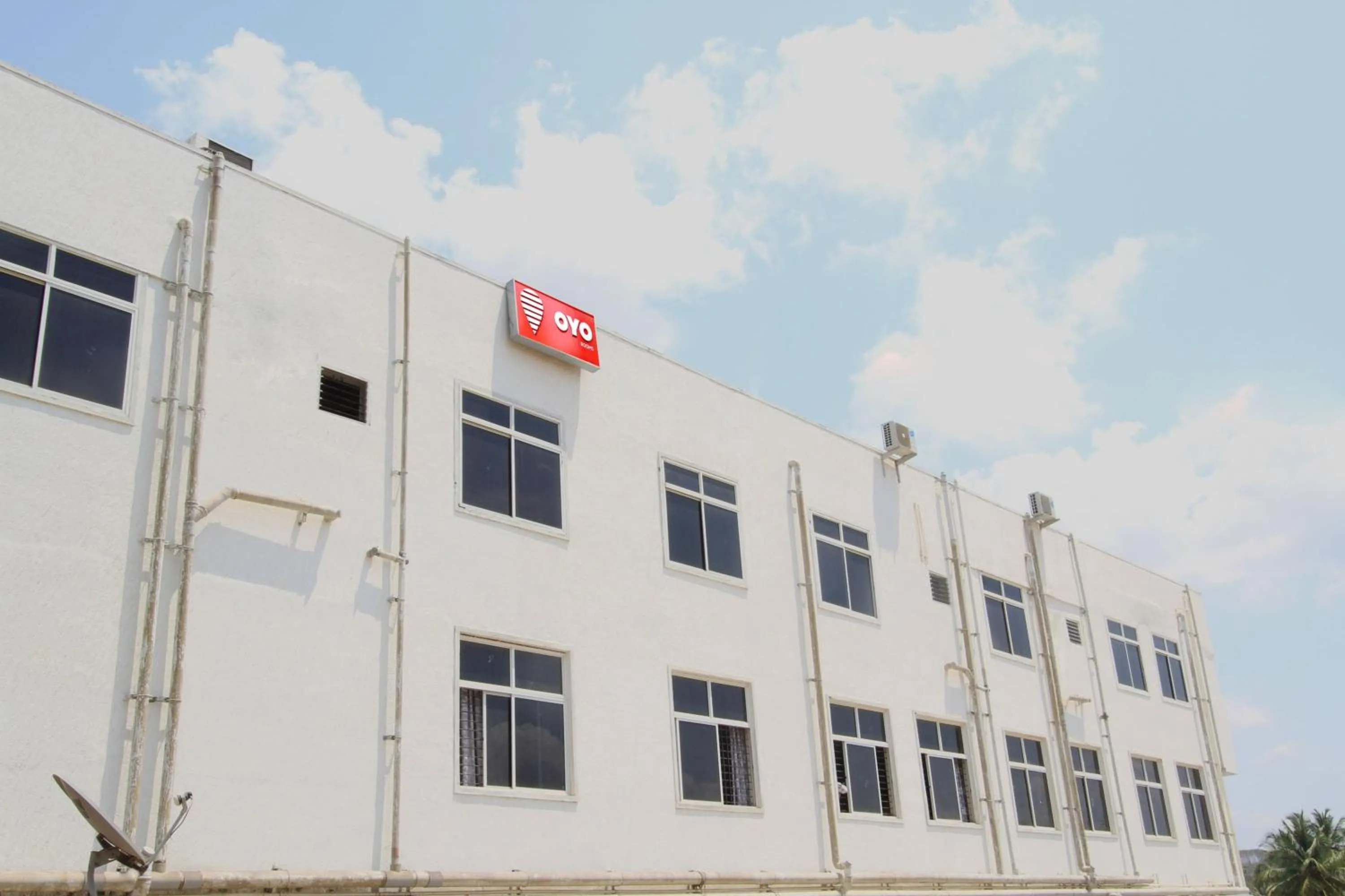 Facade/entrance in Hotel O Sri Sai Residency