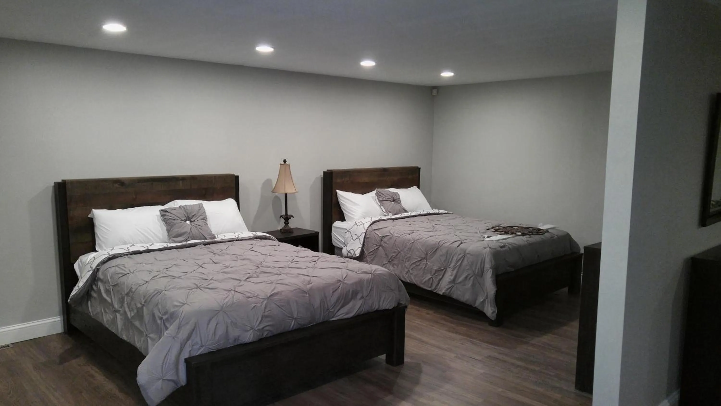 Bedroom, Bed in Lily's Lodge