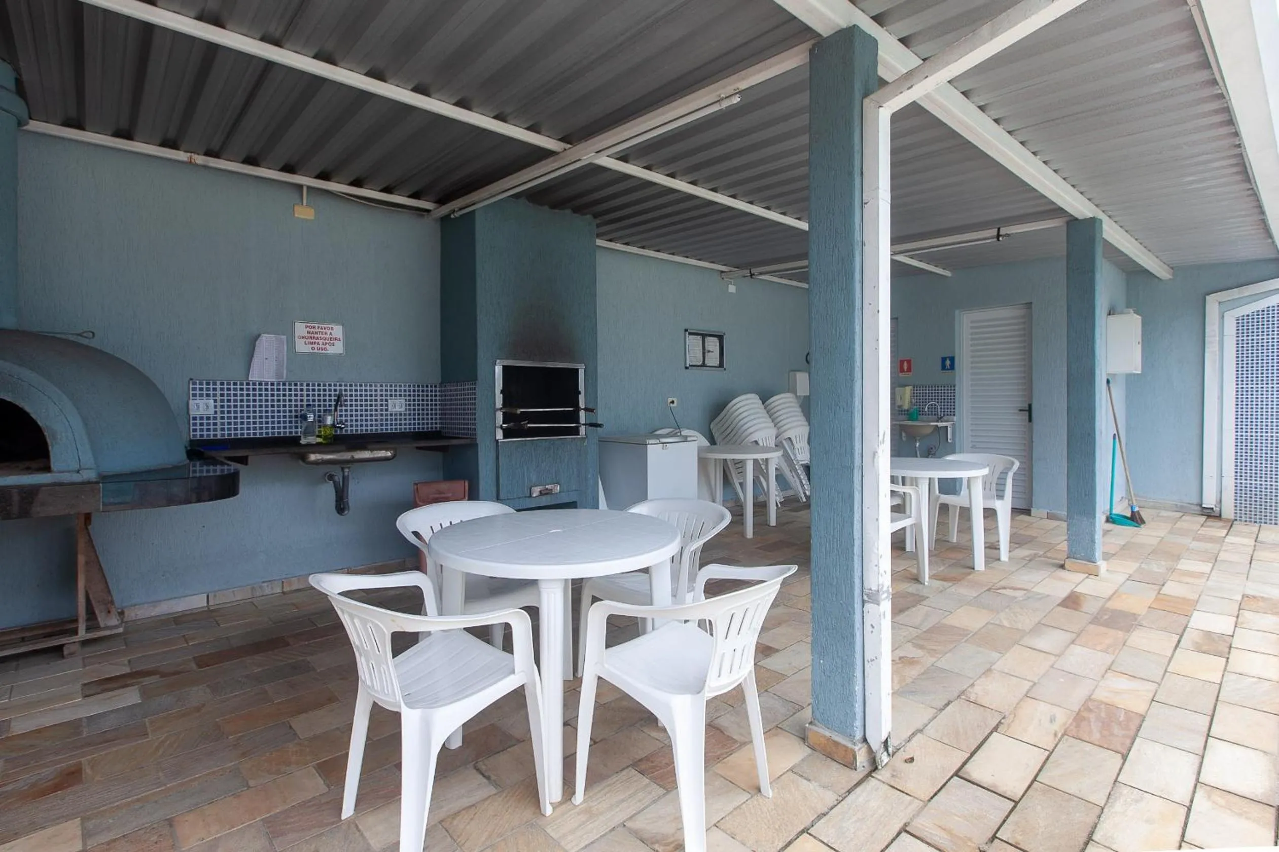 BBQ facilities in Apartamento Erica Itaguá proximo da Praia Grande