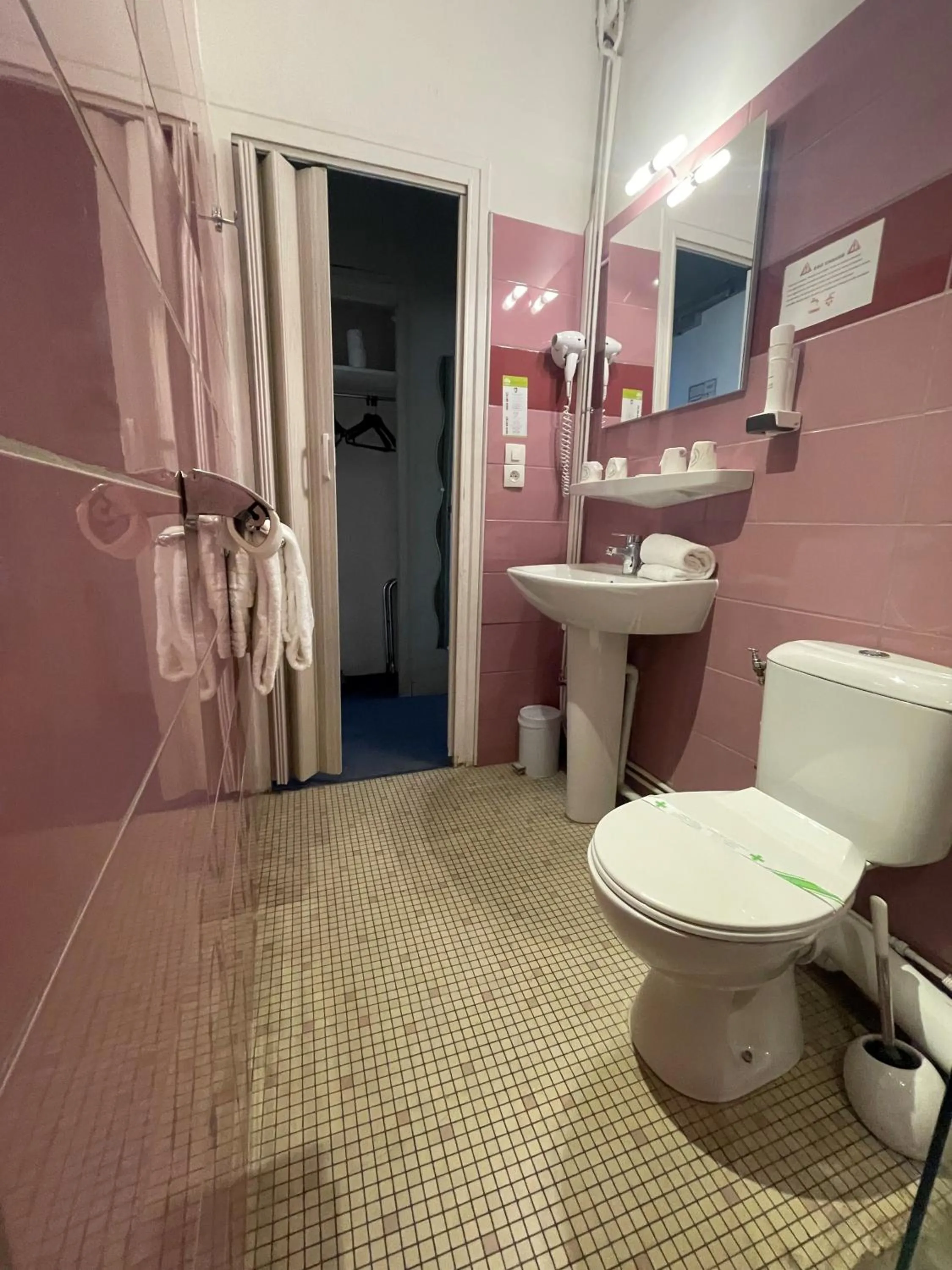 Property building in Hotel De France Perpignan Centre Ville