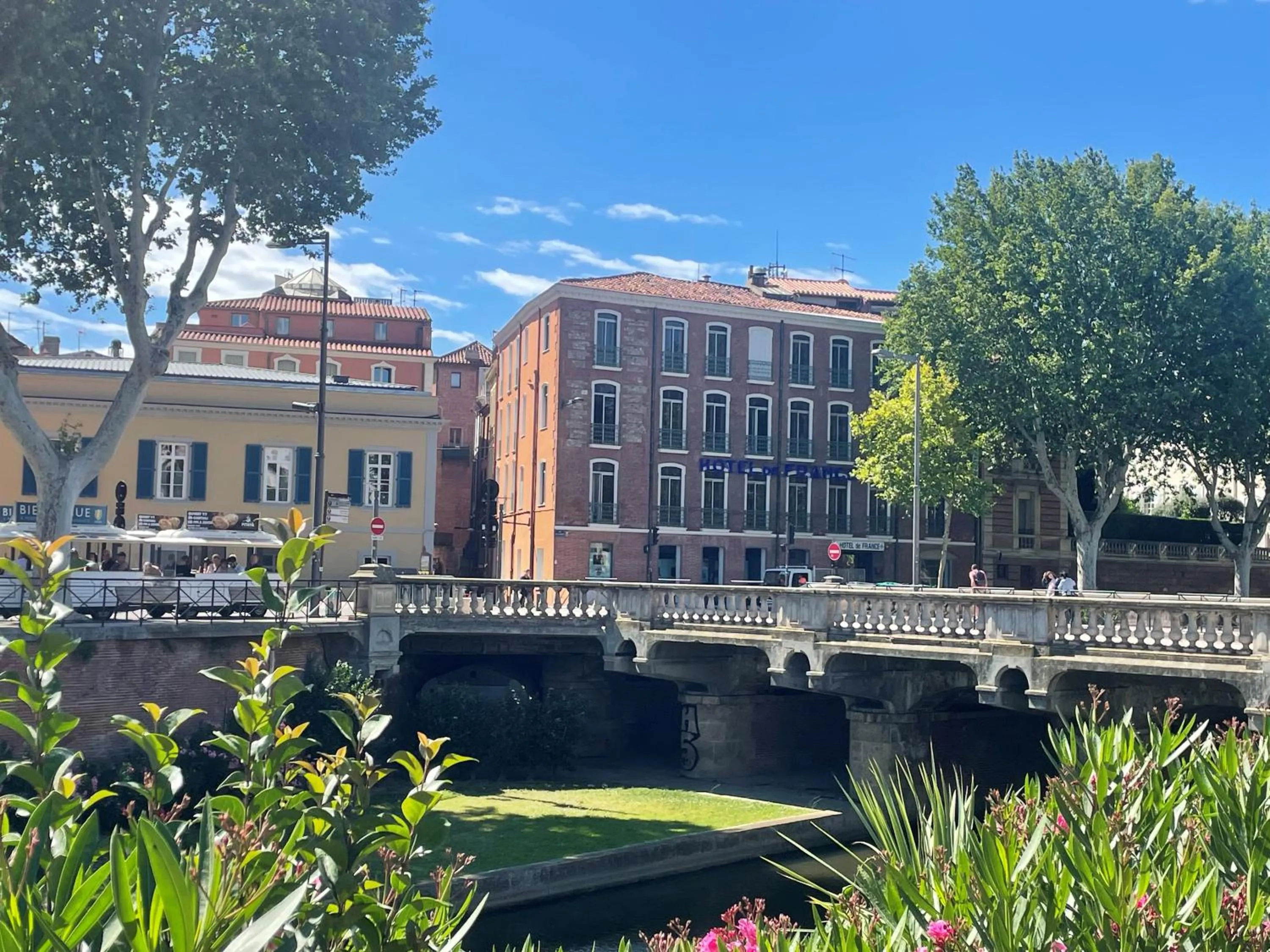 Property building in Hotel De France Perpignan Centre Ville