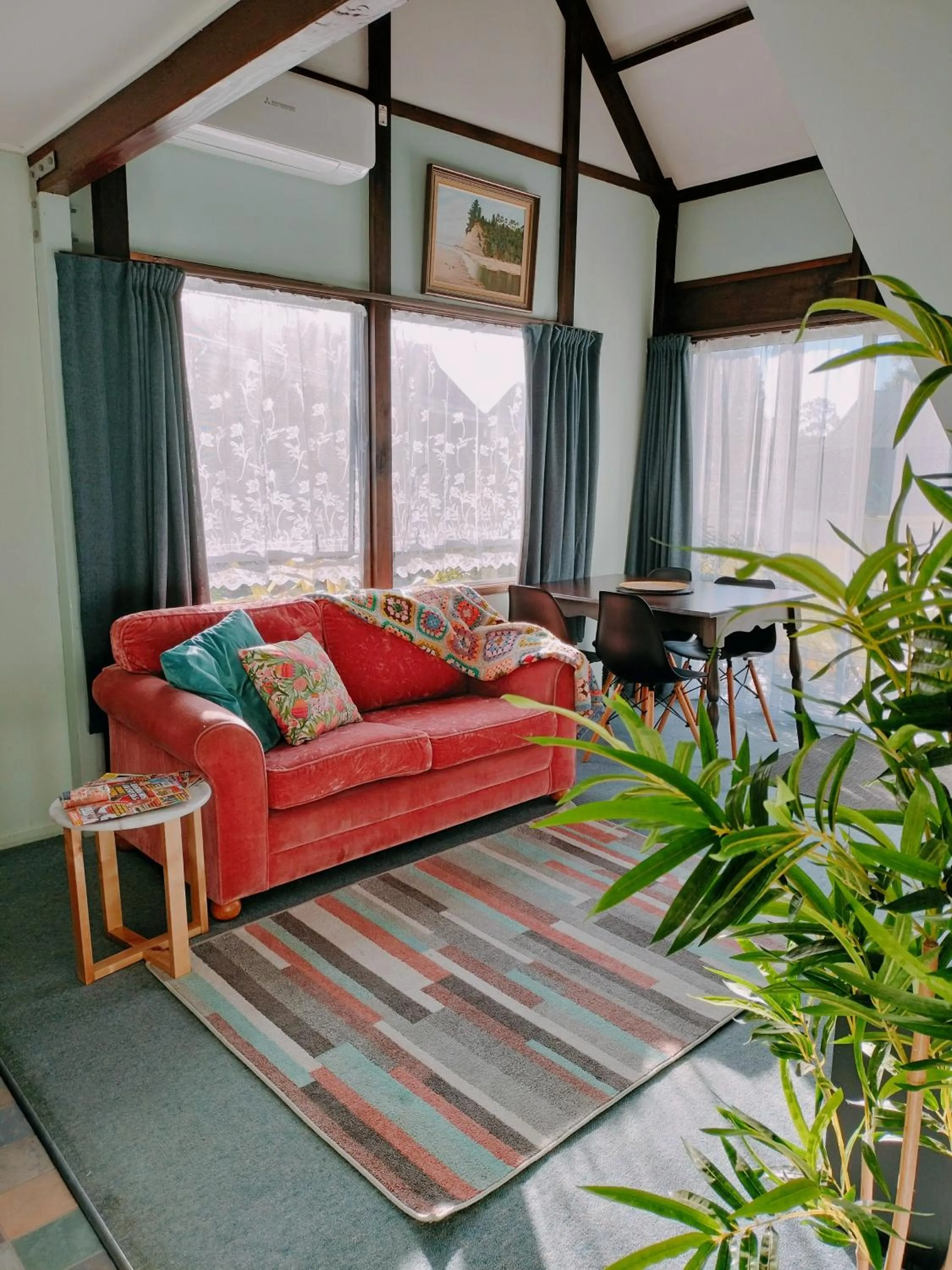 Living room in Tokaanu Lodge Motel