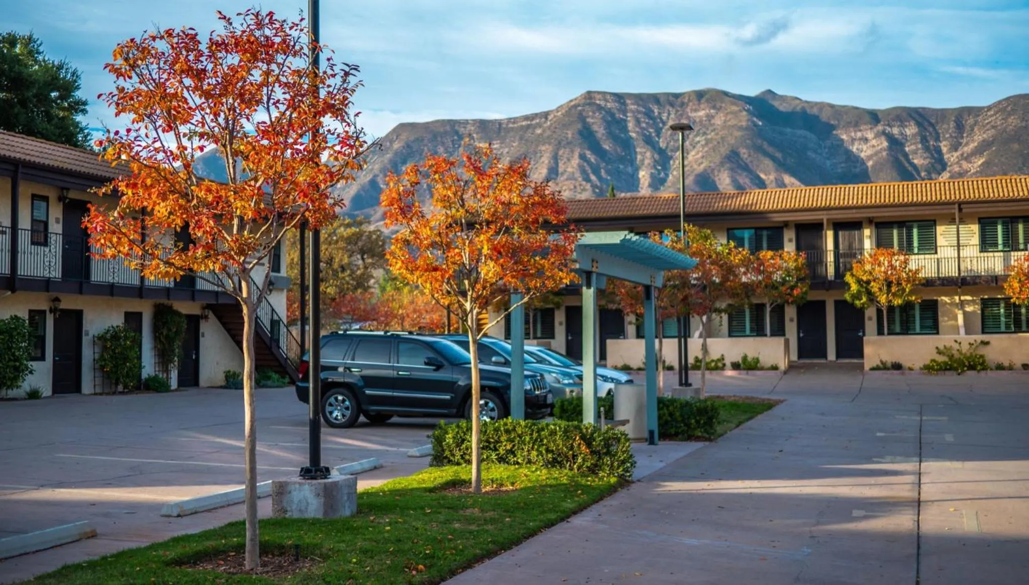 Property building in Casa Ojai Inn