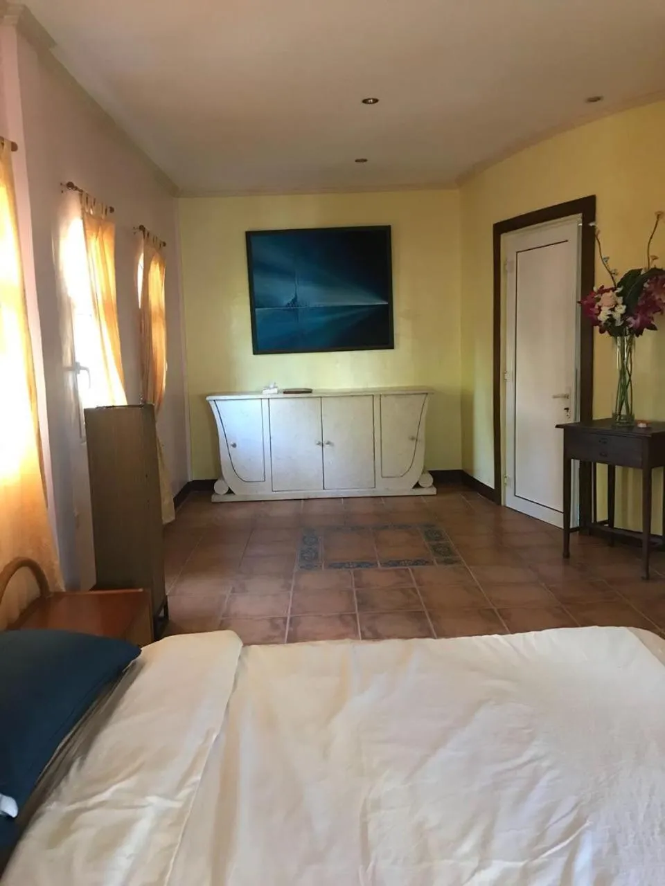 Bed in Cabilao Sunset Dive & Beach Resort