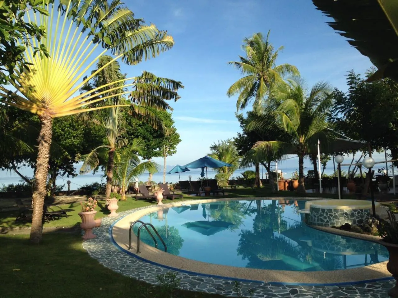 Cabilao Sunset Dive & Beach Resort