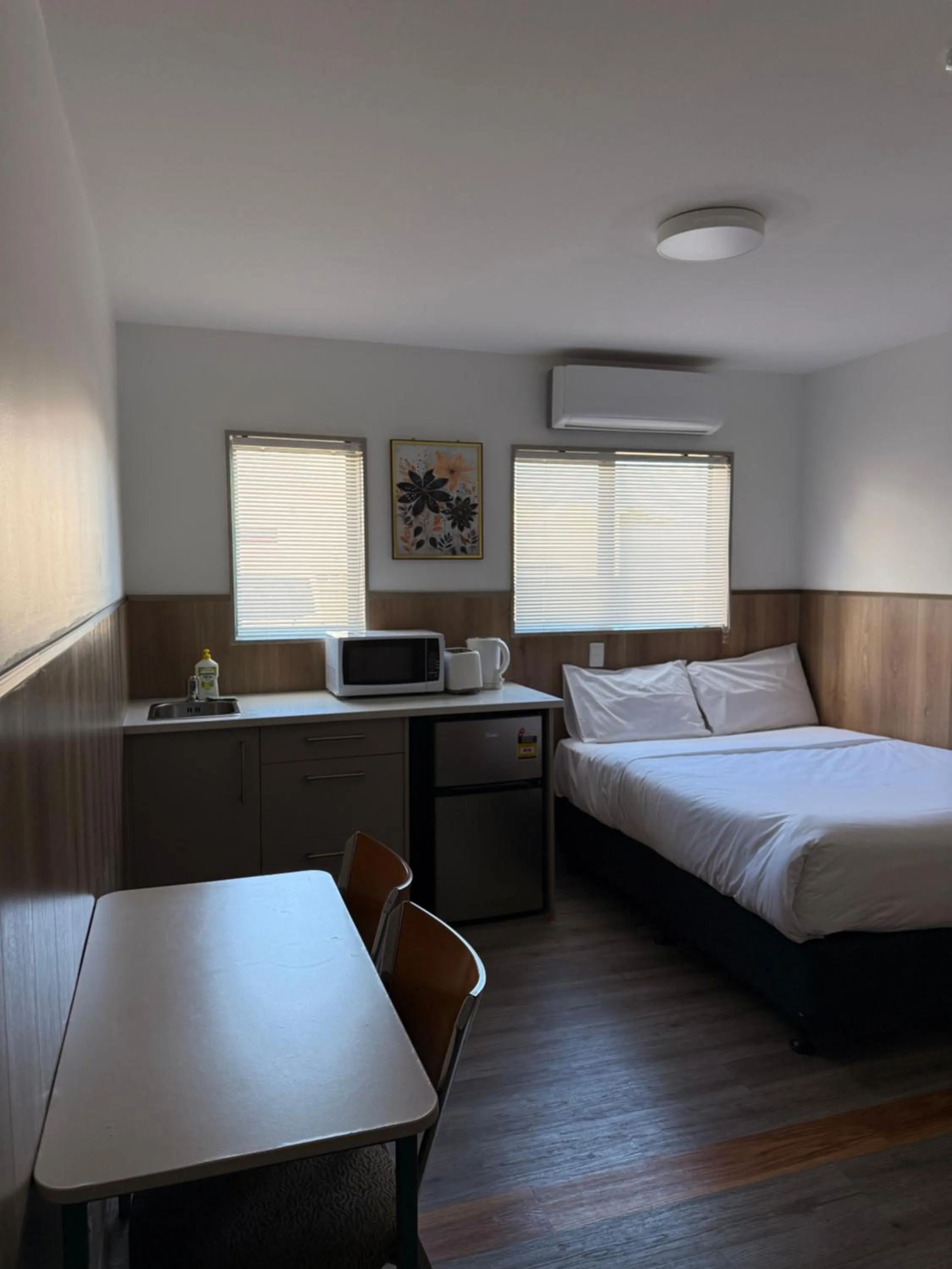 Bed in Conway Motel Manukau