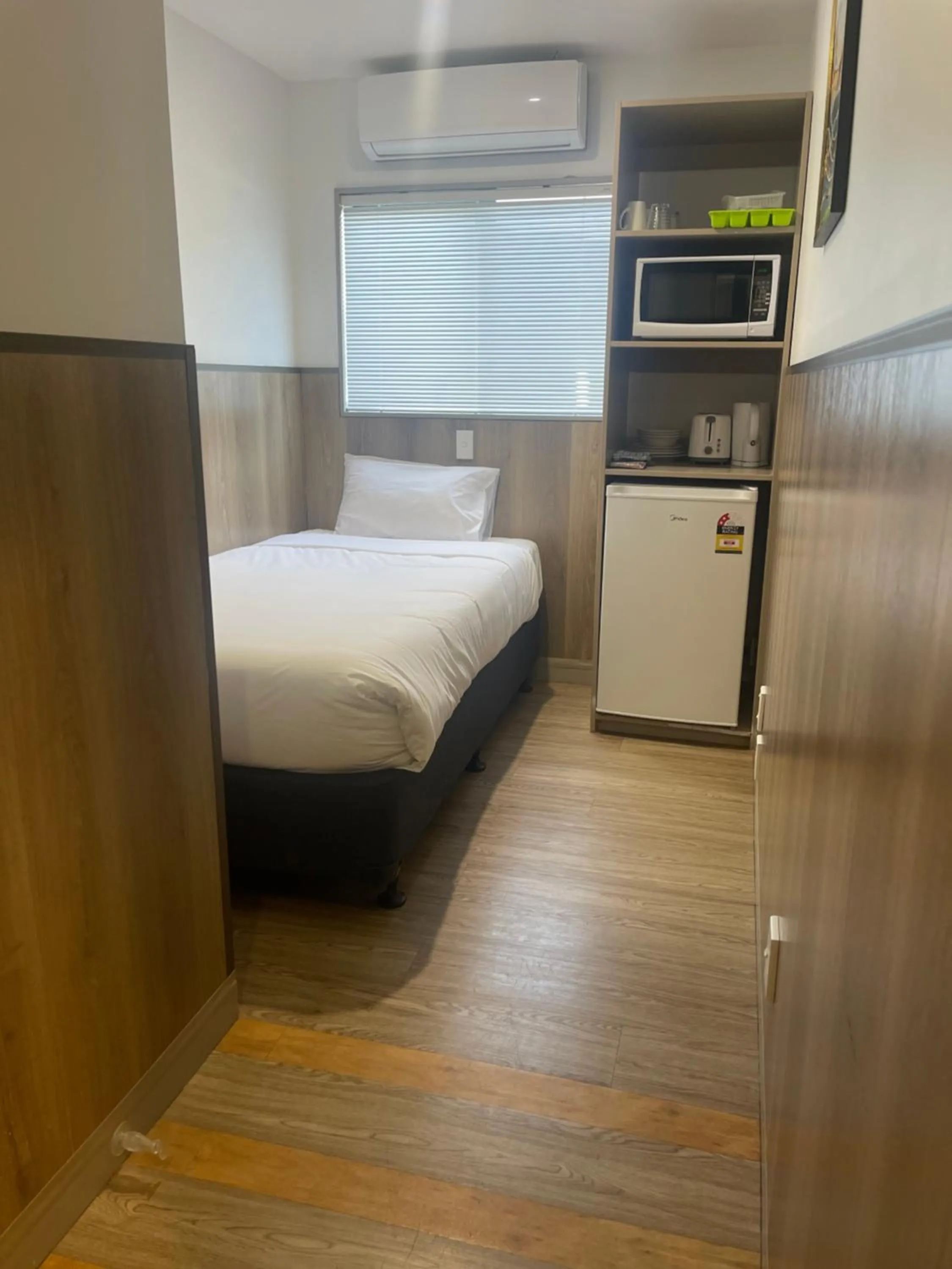 Bed in Conway Motel Manukau