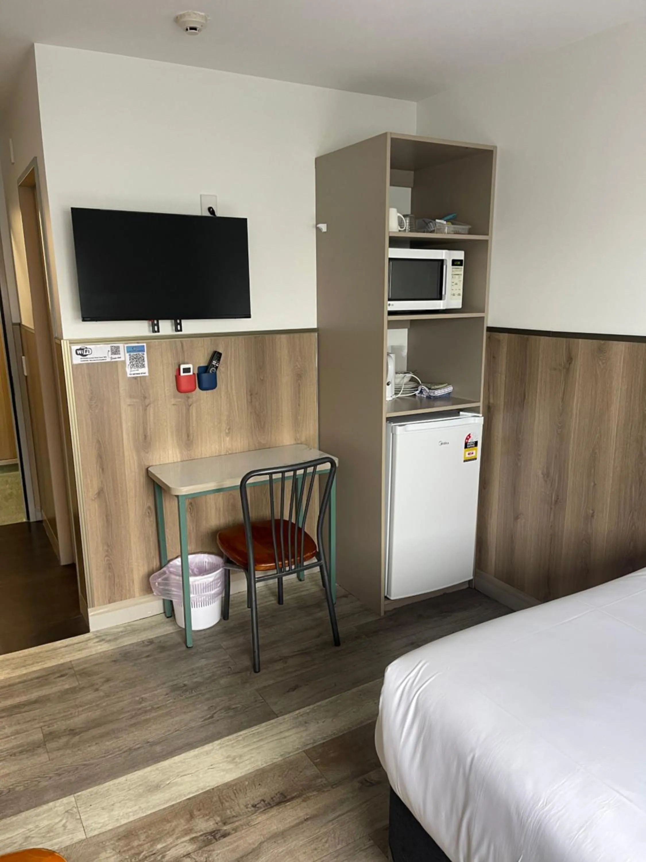 Bed in Conway Motel Manukau