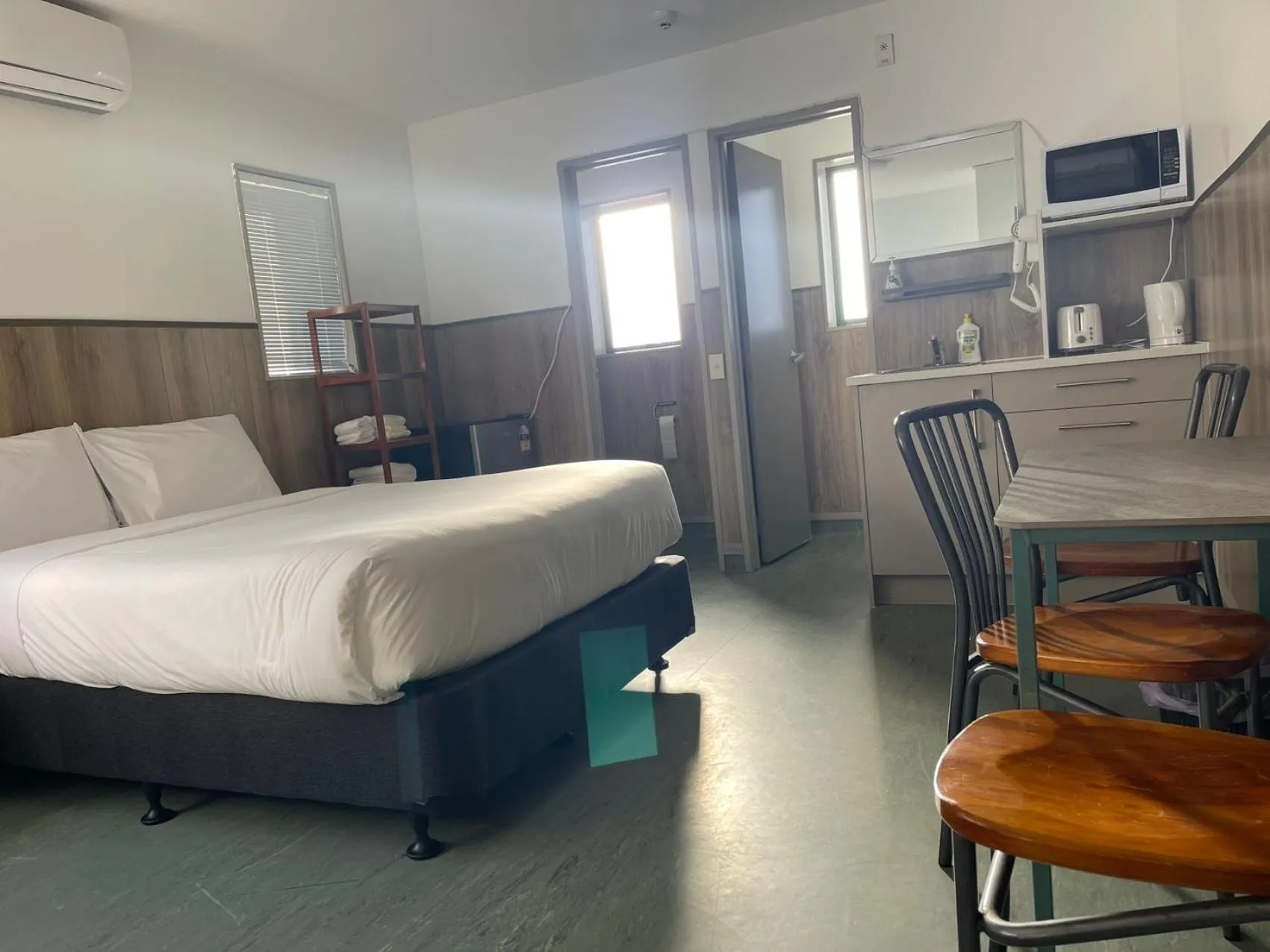 Bed in Conway Motel Manukau