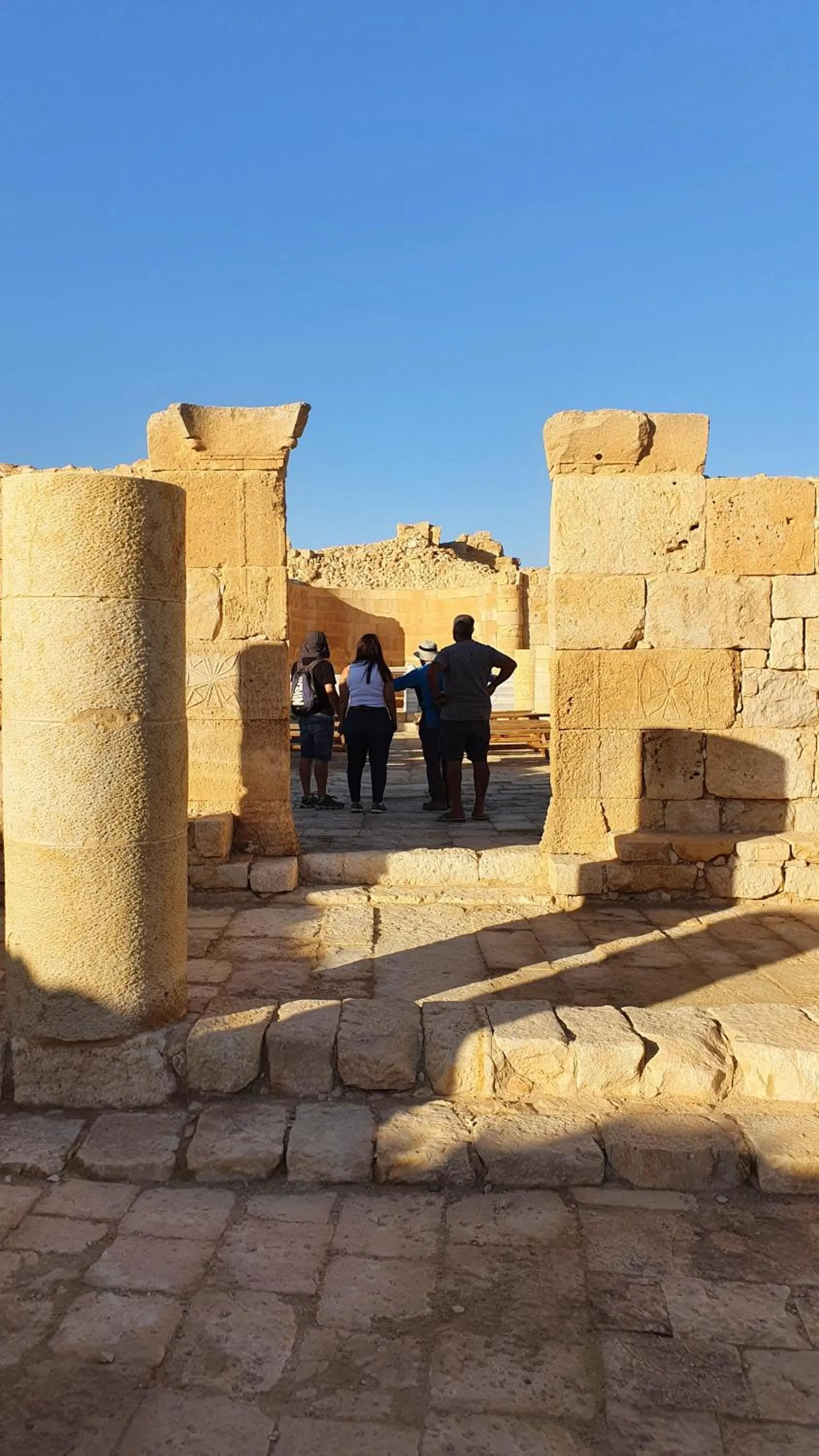 People in Shoshanat Hamidbar