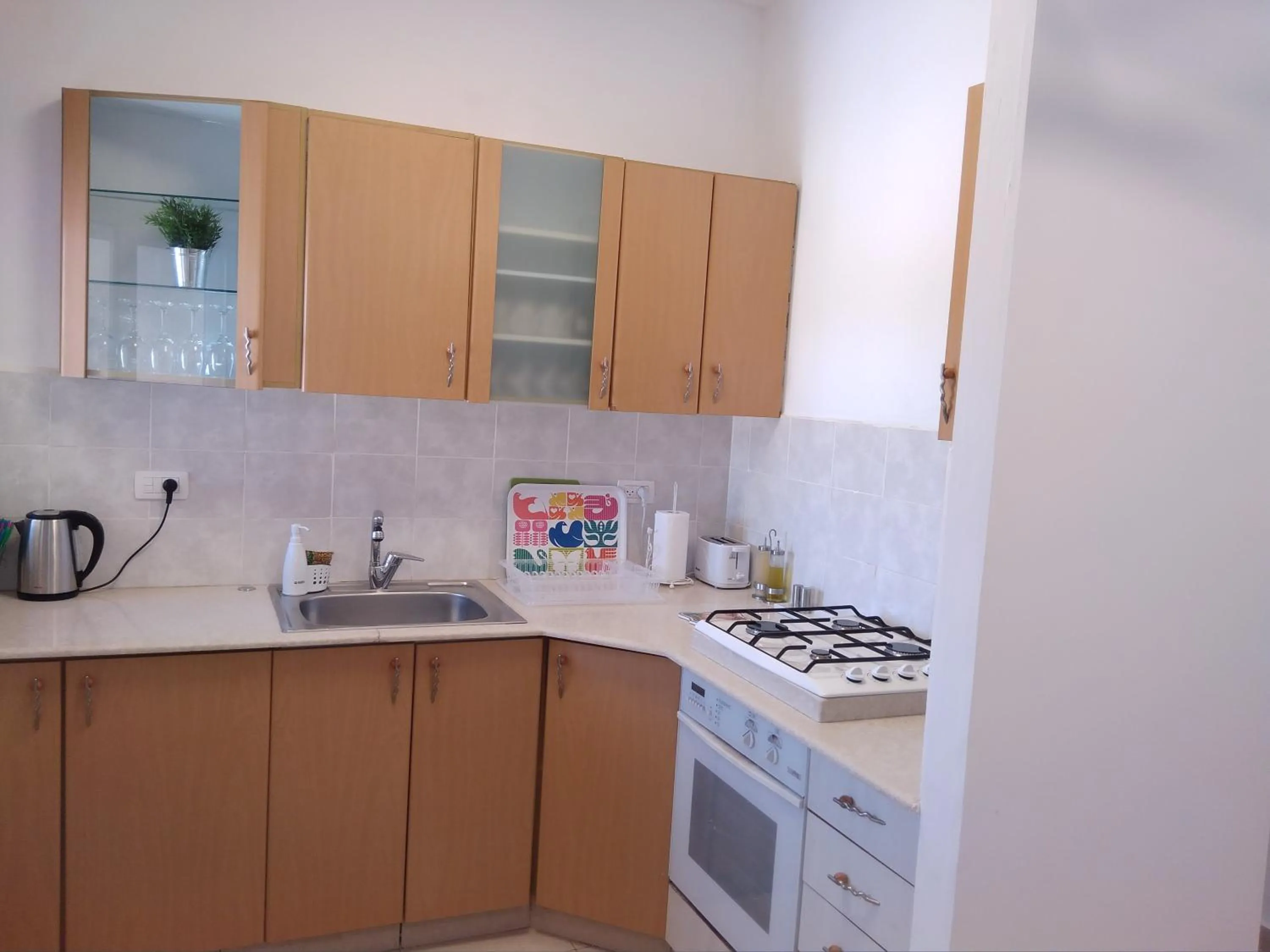 Kitchen or kitchenette in Shoshanat Hamidbar