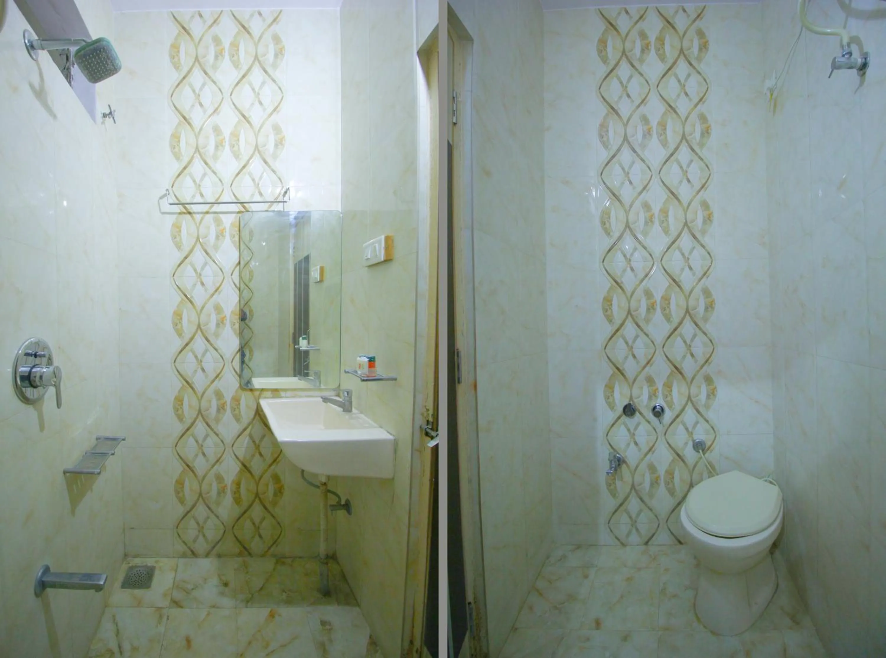 Bathroom in Hotel Upasana