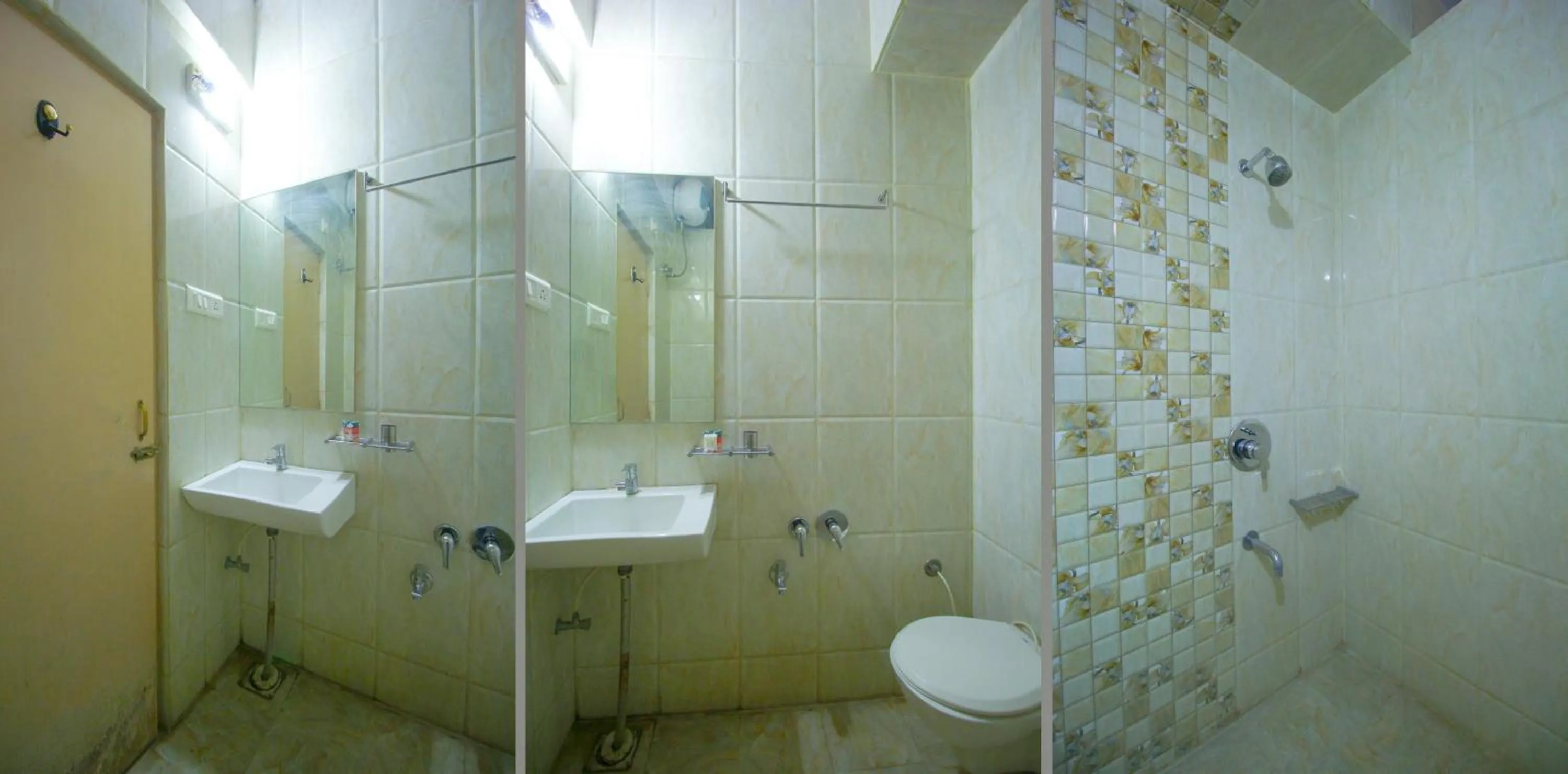 Bathroom in Hotel Upasana