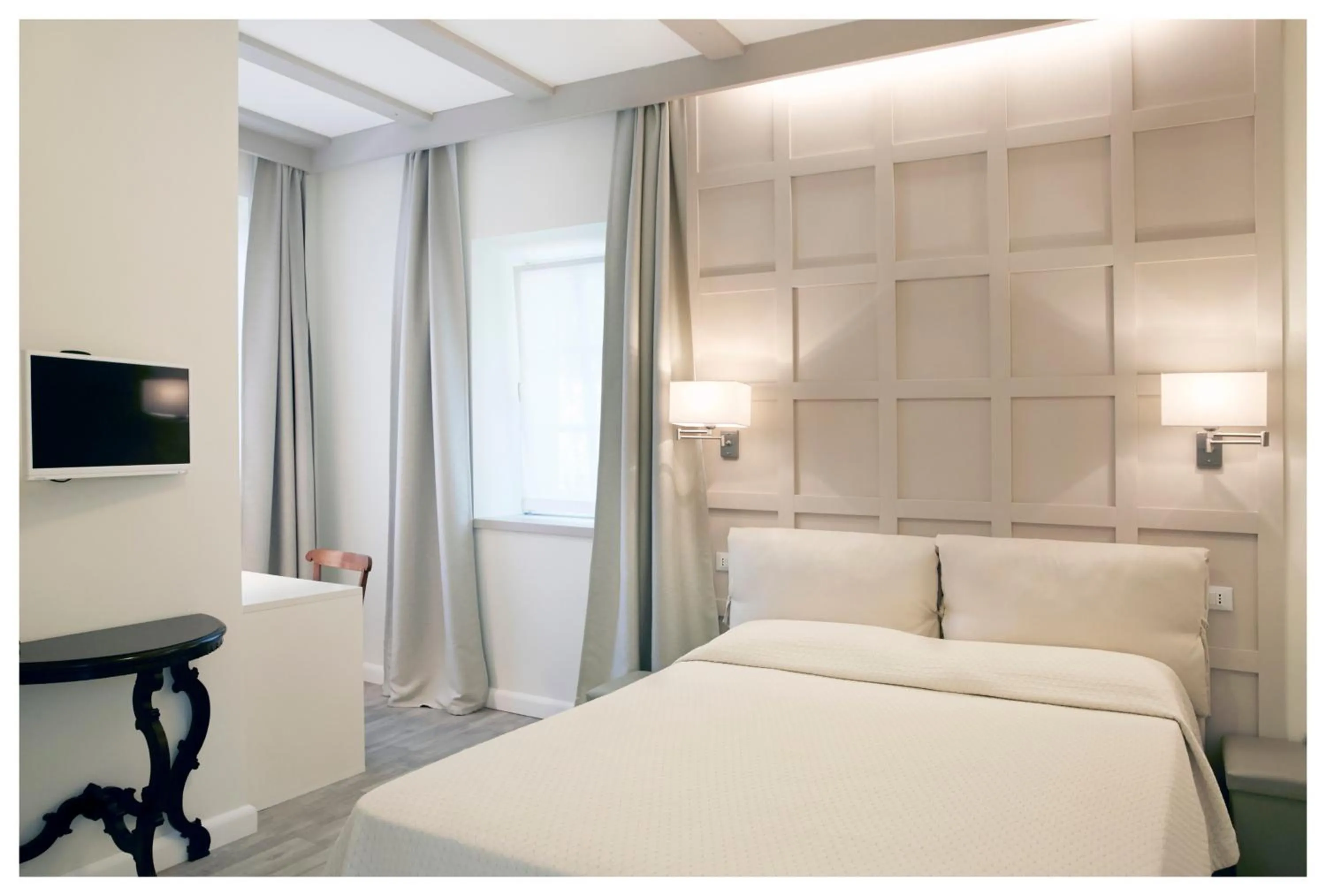 Bedroom, Bed in Relais Torre Dei Torti - Luxury Bed and Breakfast