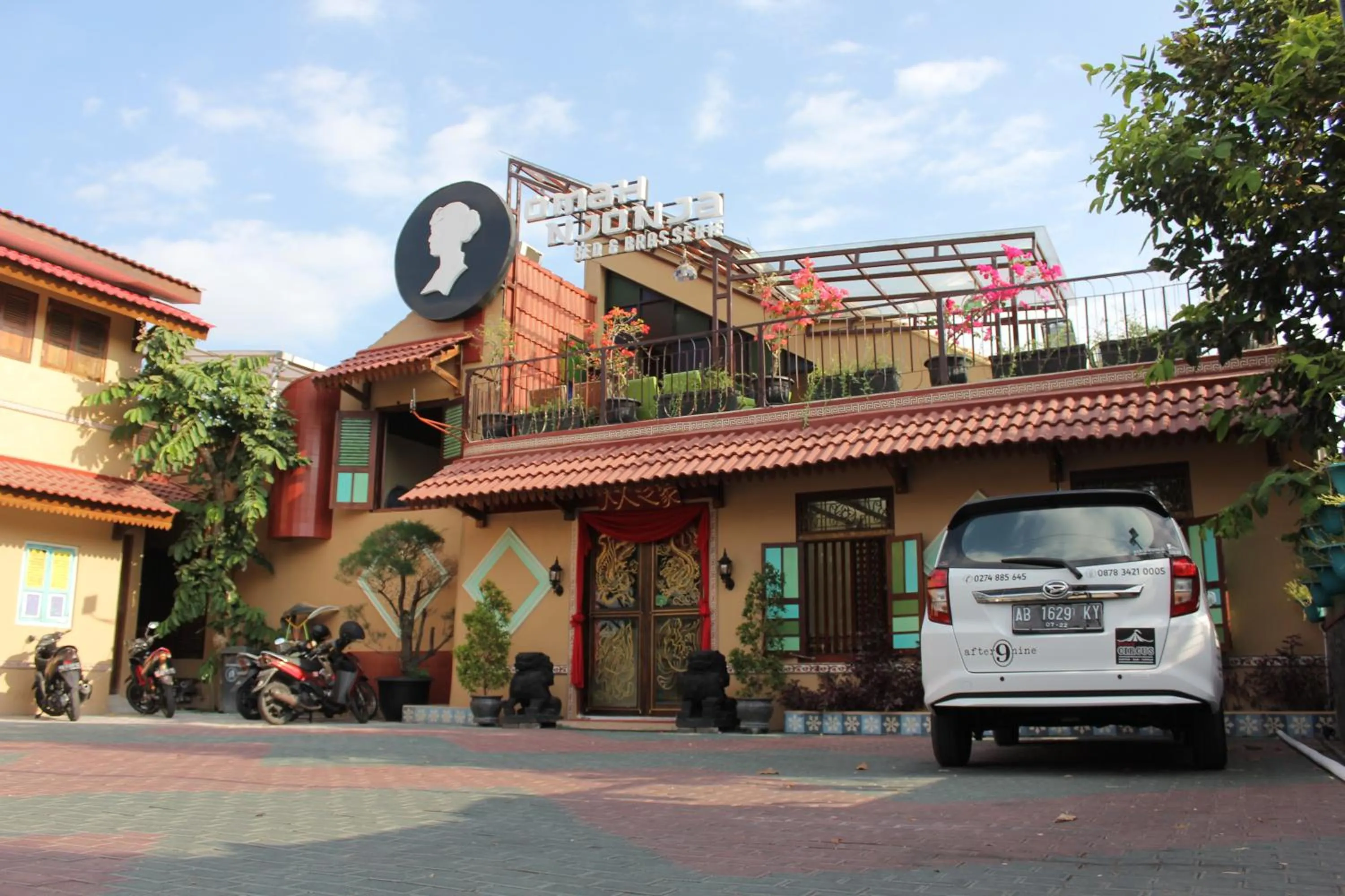 Omah Njonja Bed & Brasserie