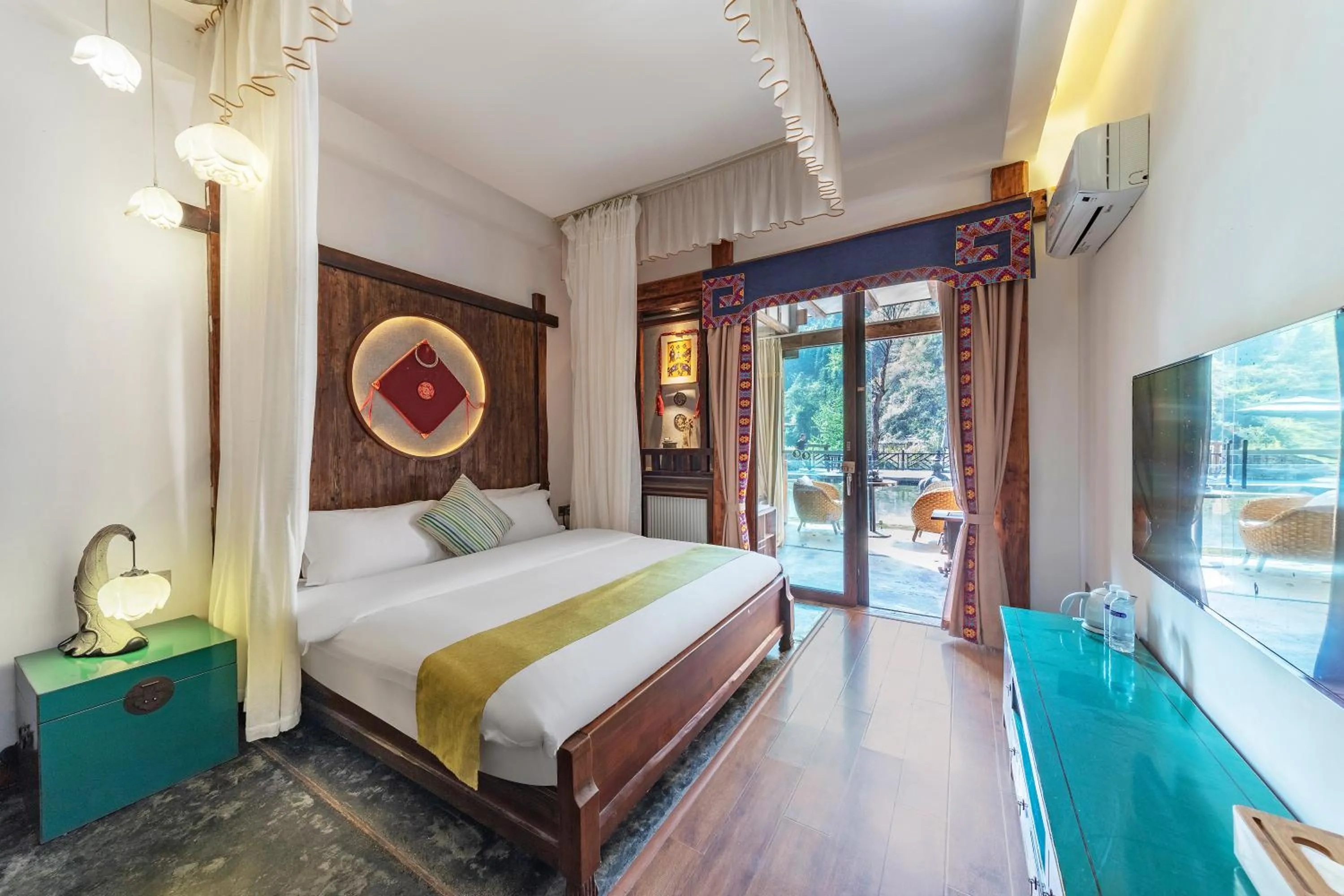 Bed in Homeward Mountain Resort