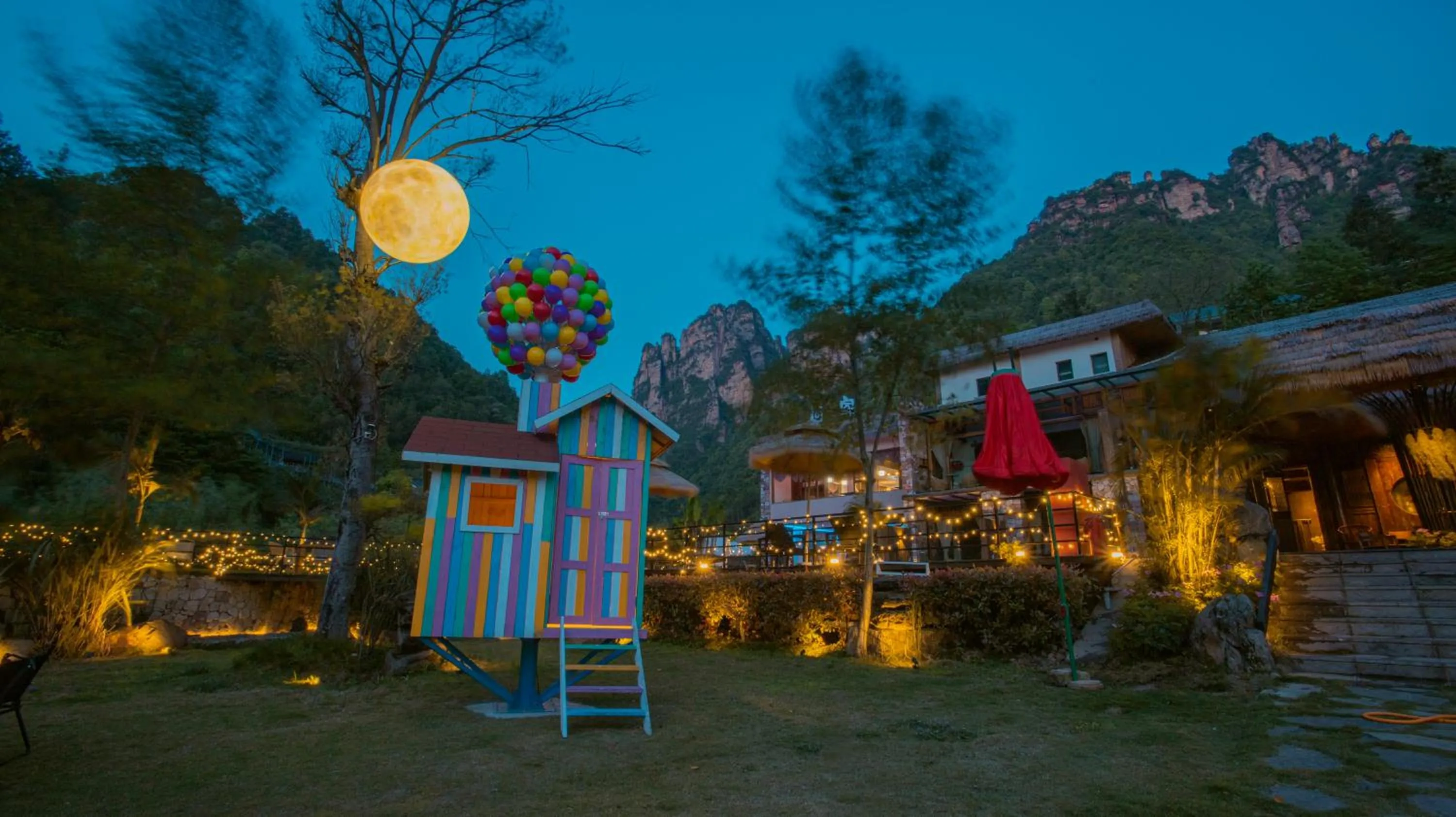 Night, Children's Play Area in Homeward Mountain Resort
