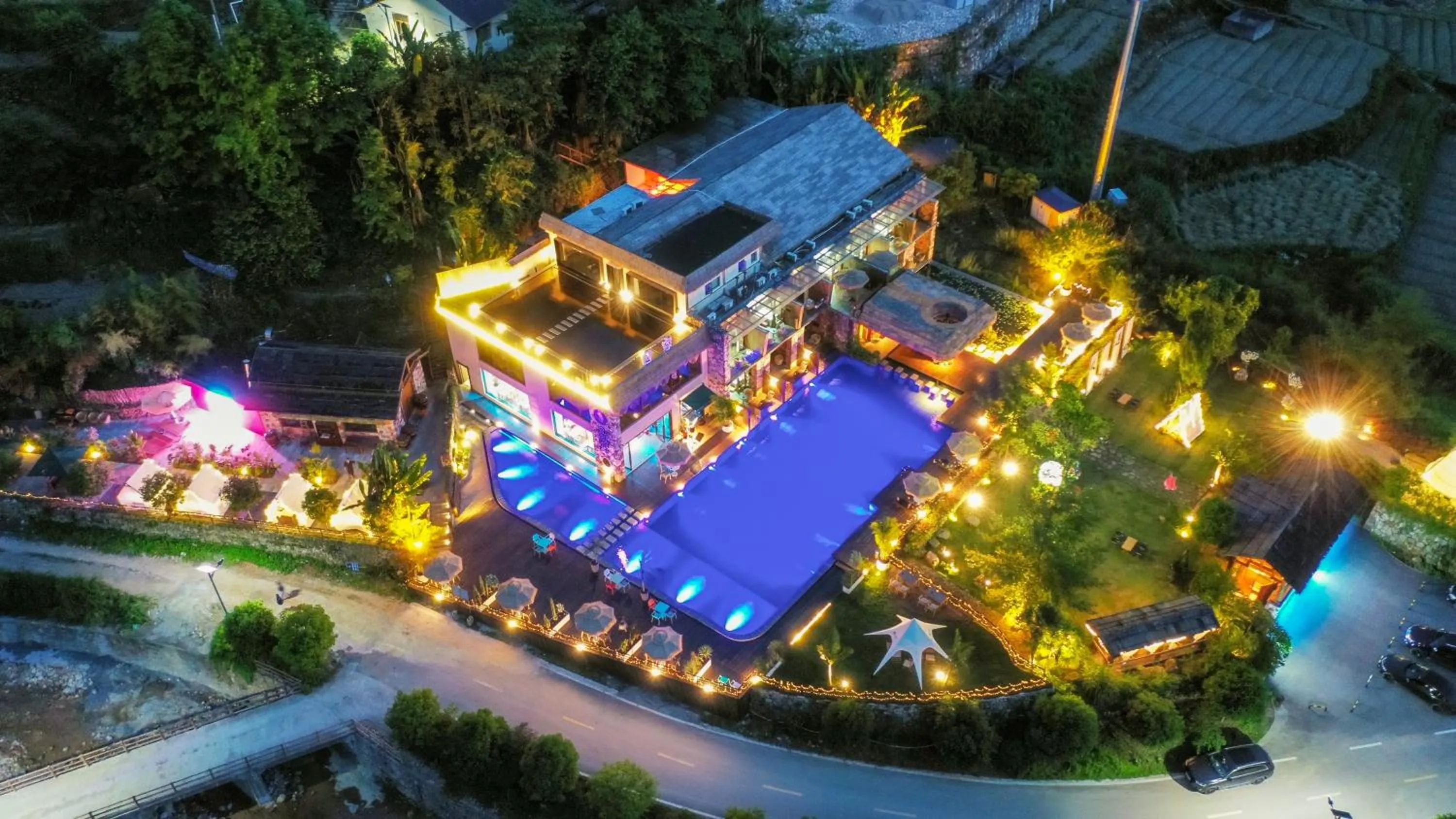 Property building in Homeward Mountain Resort