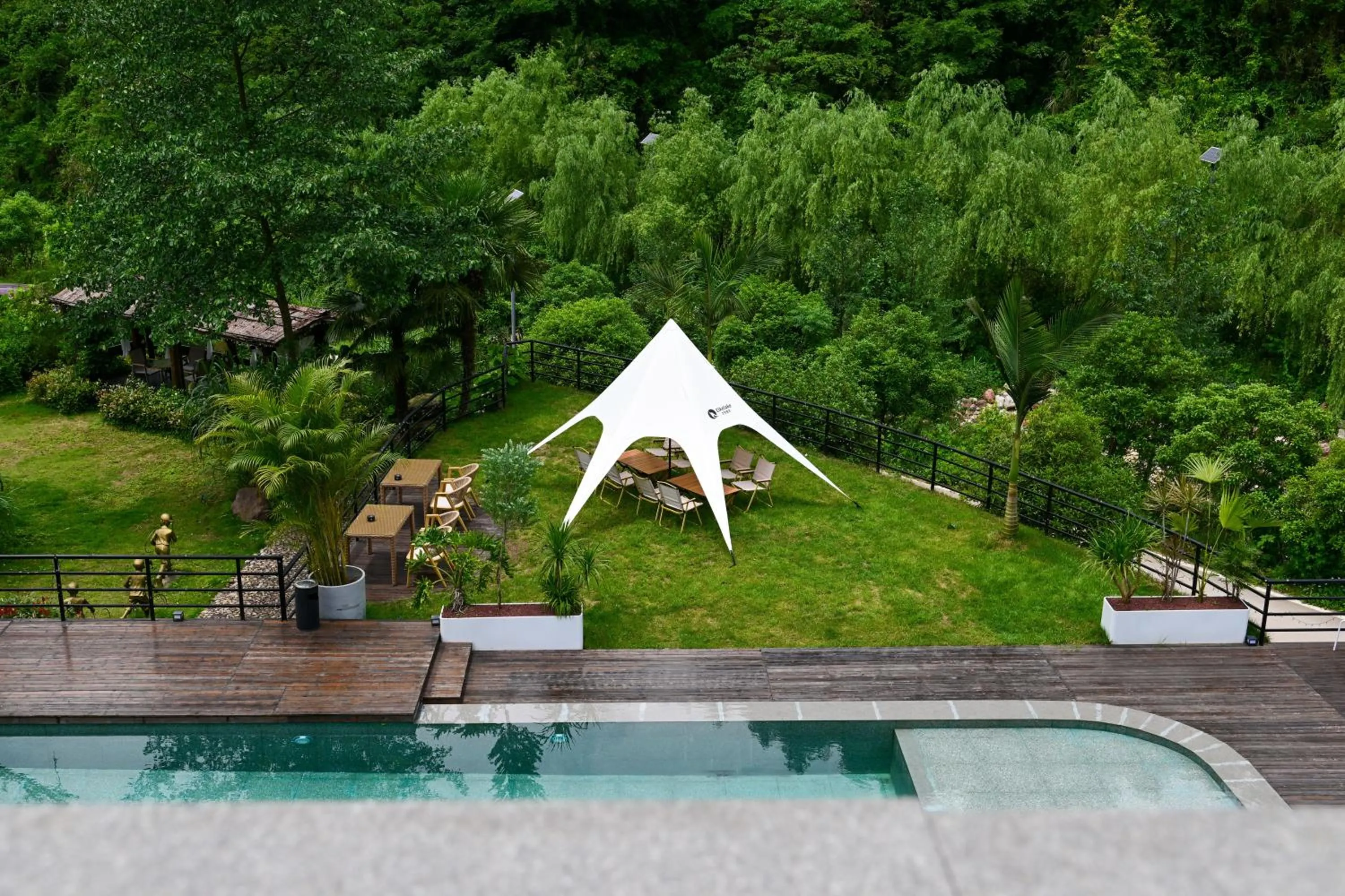 Property building in Homeward Mountain Resort