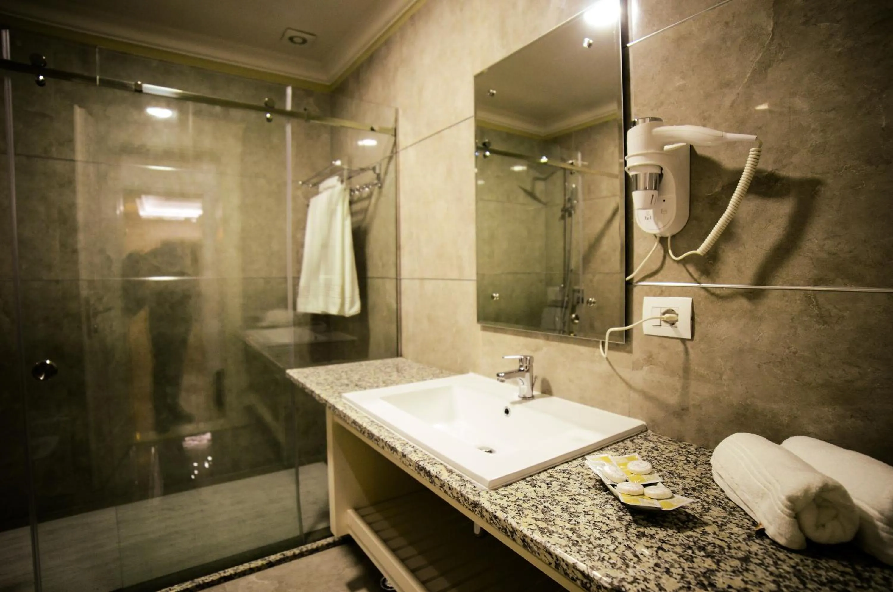 Shower in Hotel Vila Imperial