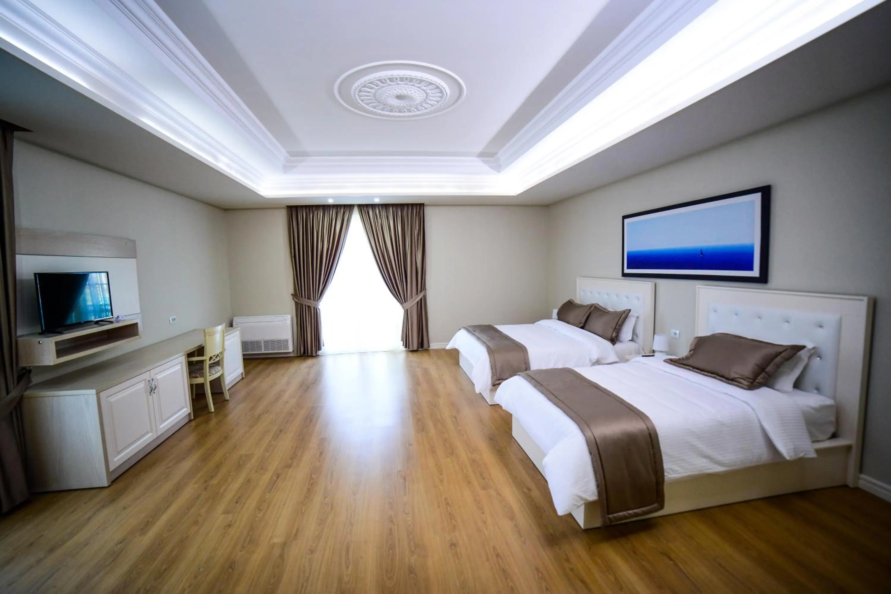 Living room, Bed in Hotel Vila Imperial