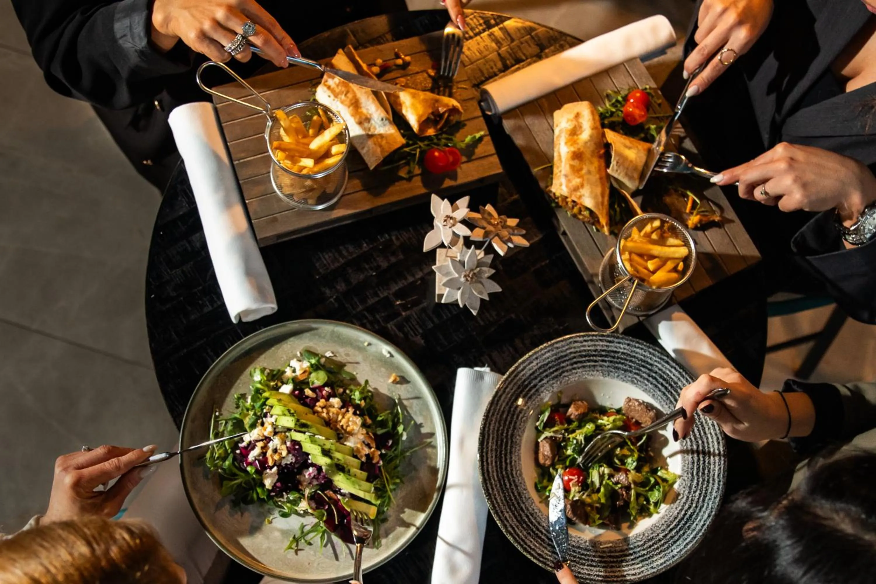 Food and drinks in Marvie Hotel & Health