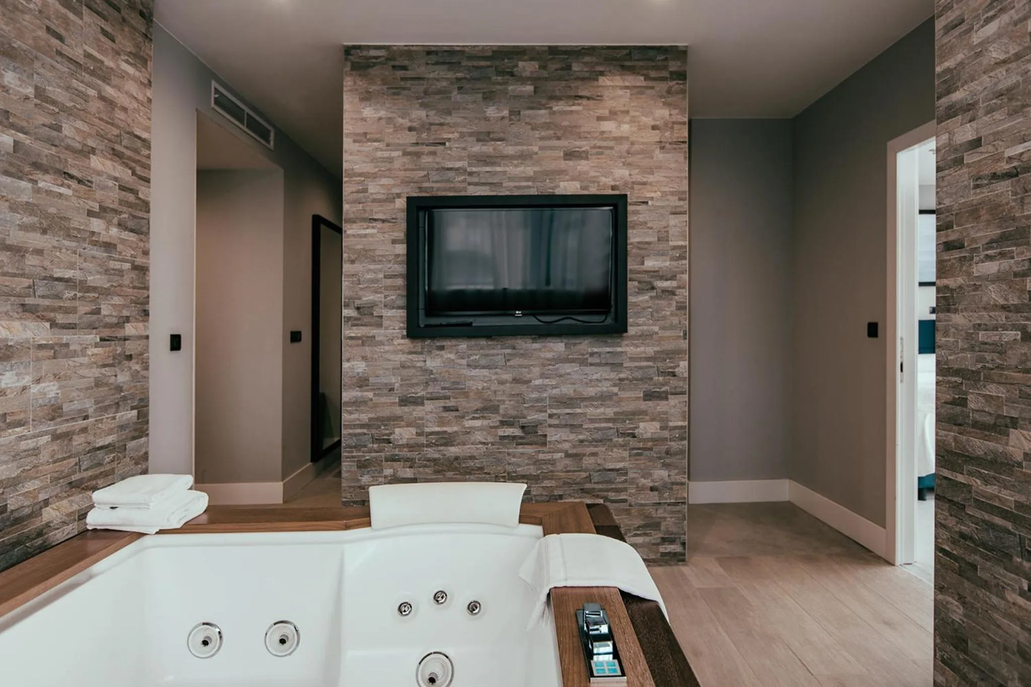 TV and multimedia in Marvie Hotel & Health