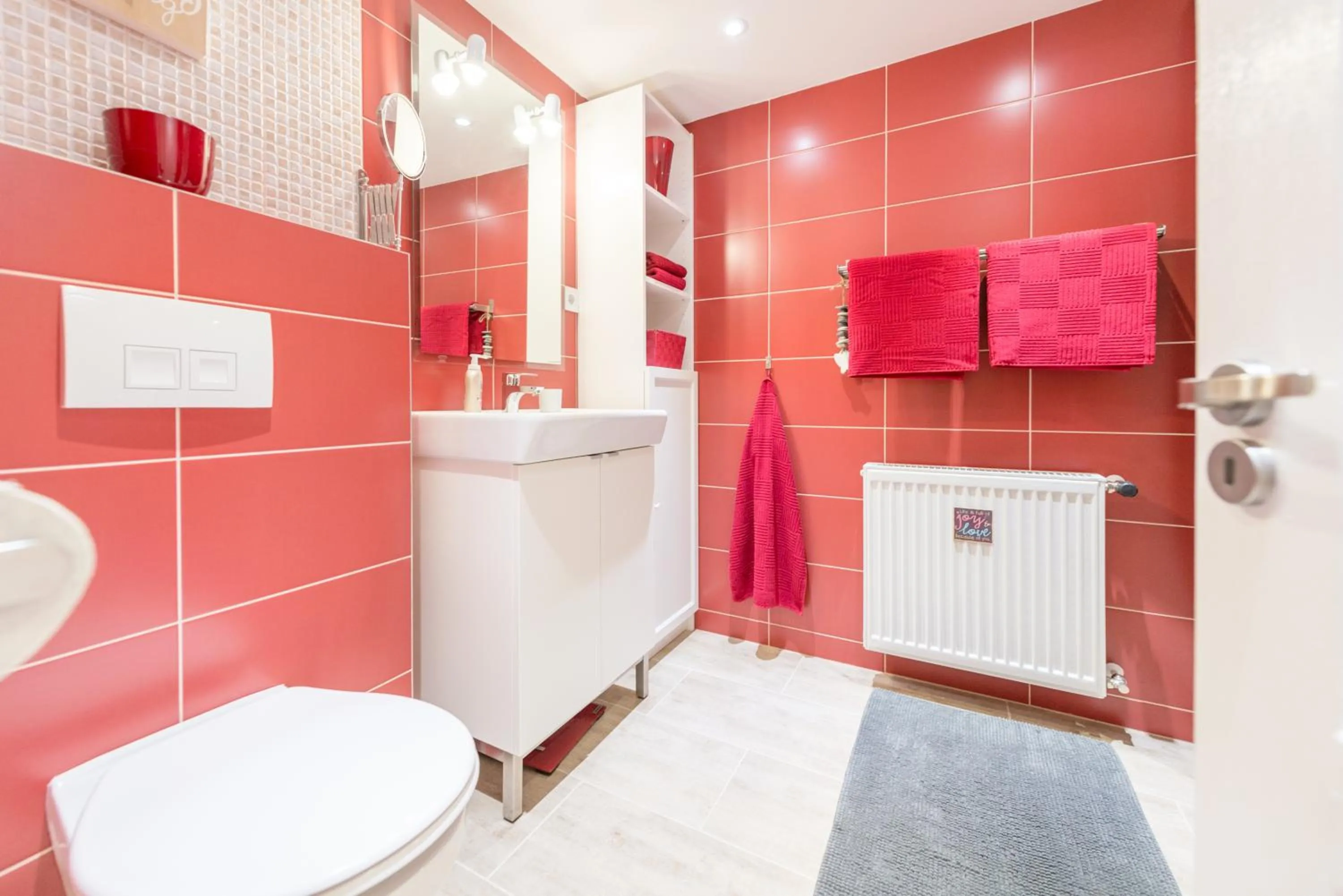 Bathroom in happy home FOX